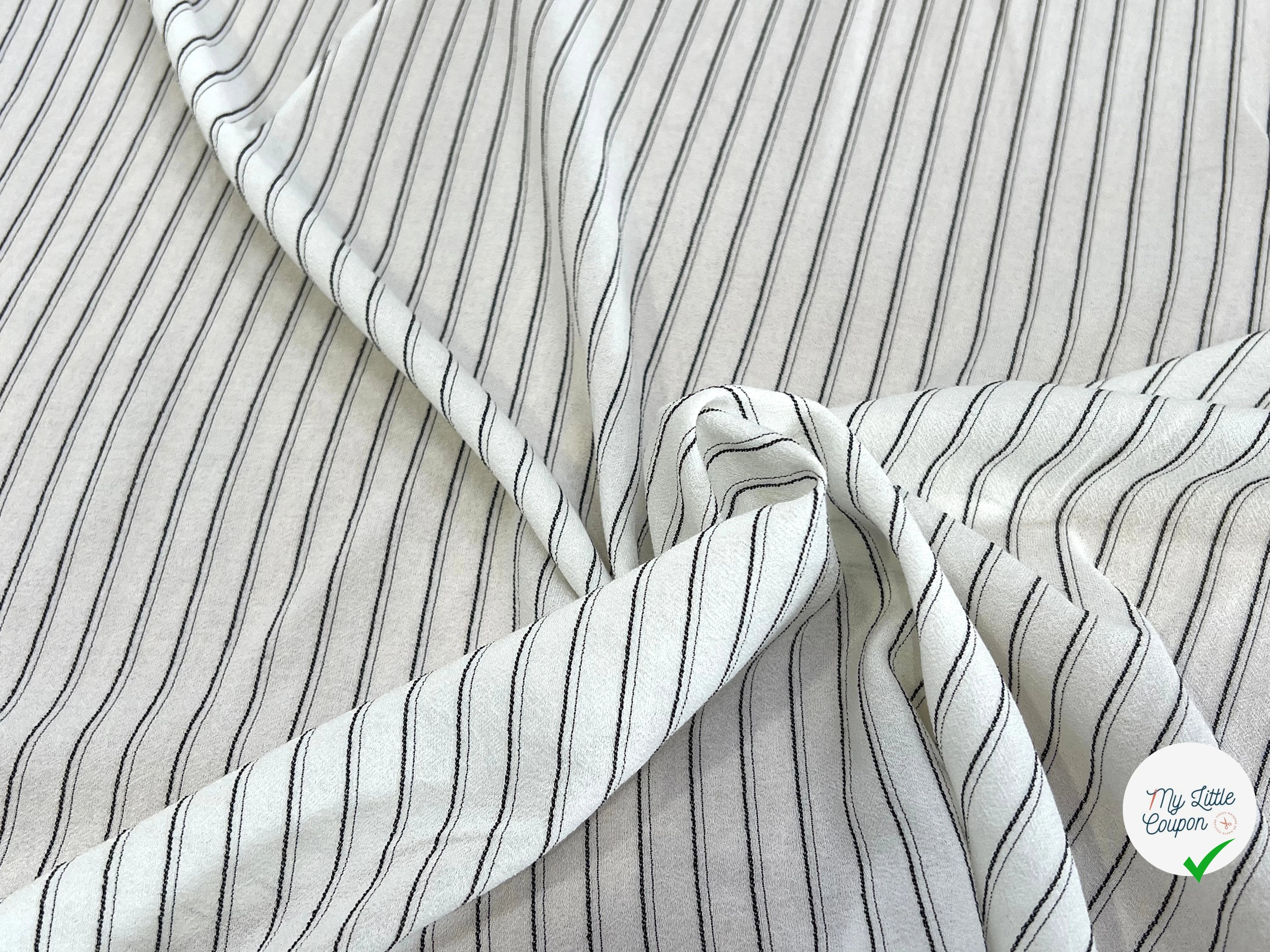 CREPE VISCOSE BLANC À RAYURES NOIRE FLUIDE - My Little Coupon