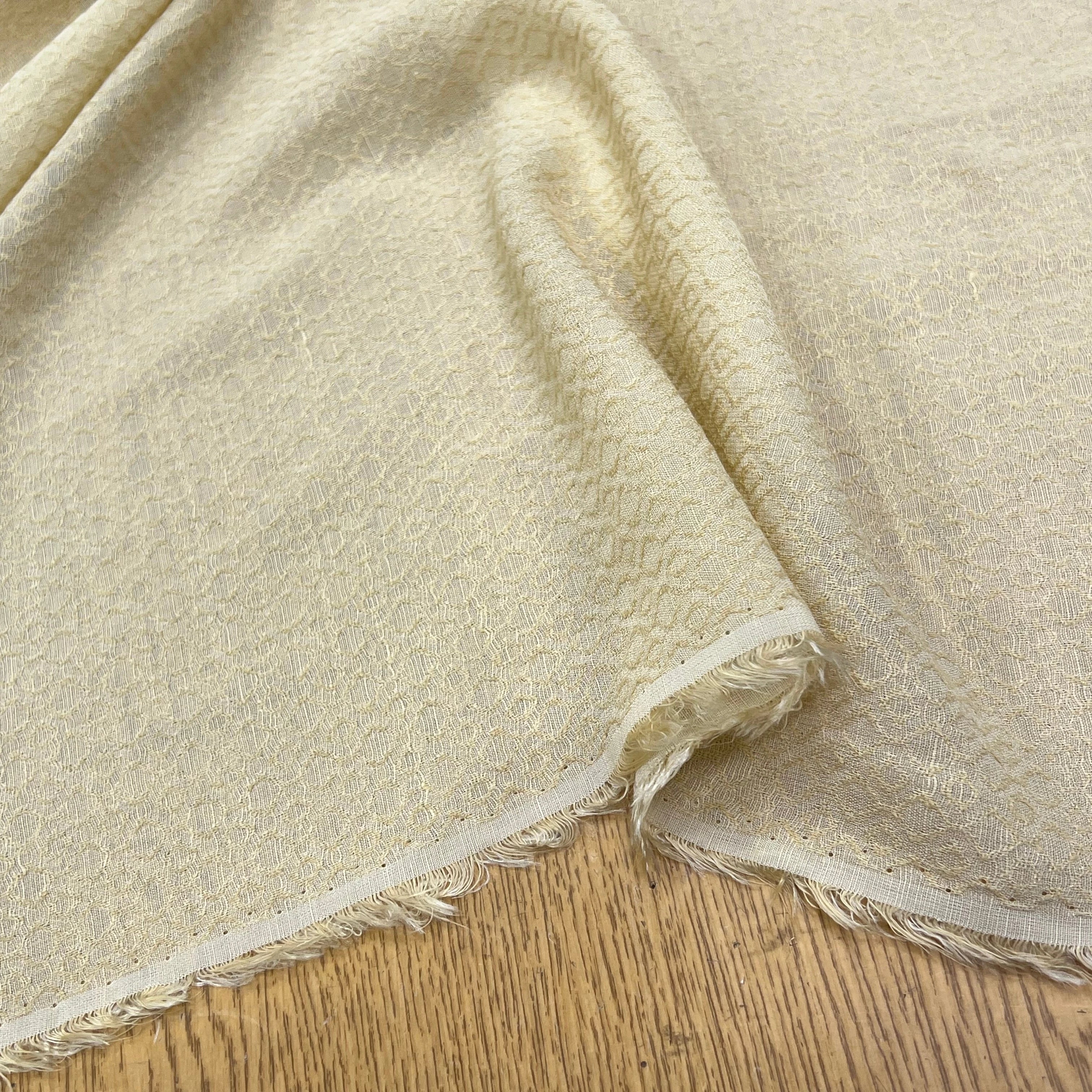 CREPE VISCOSE JACQUARD MOTIF GÉOMETRIQUE COQUILLE DOFFE - My Little Coupon
