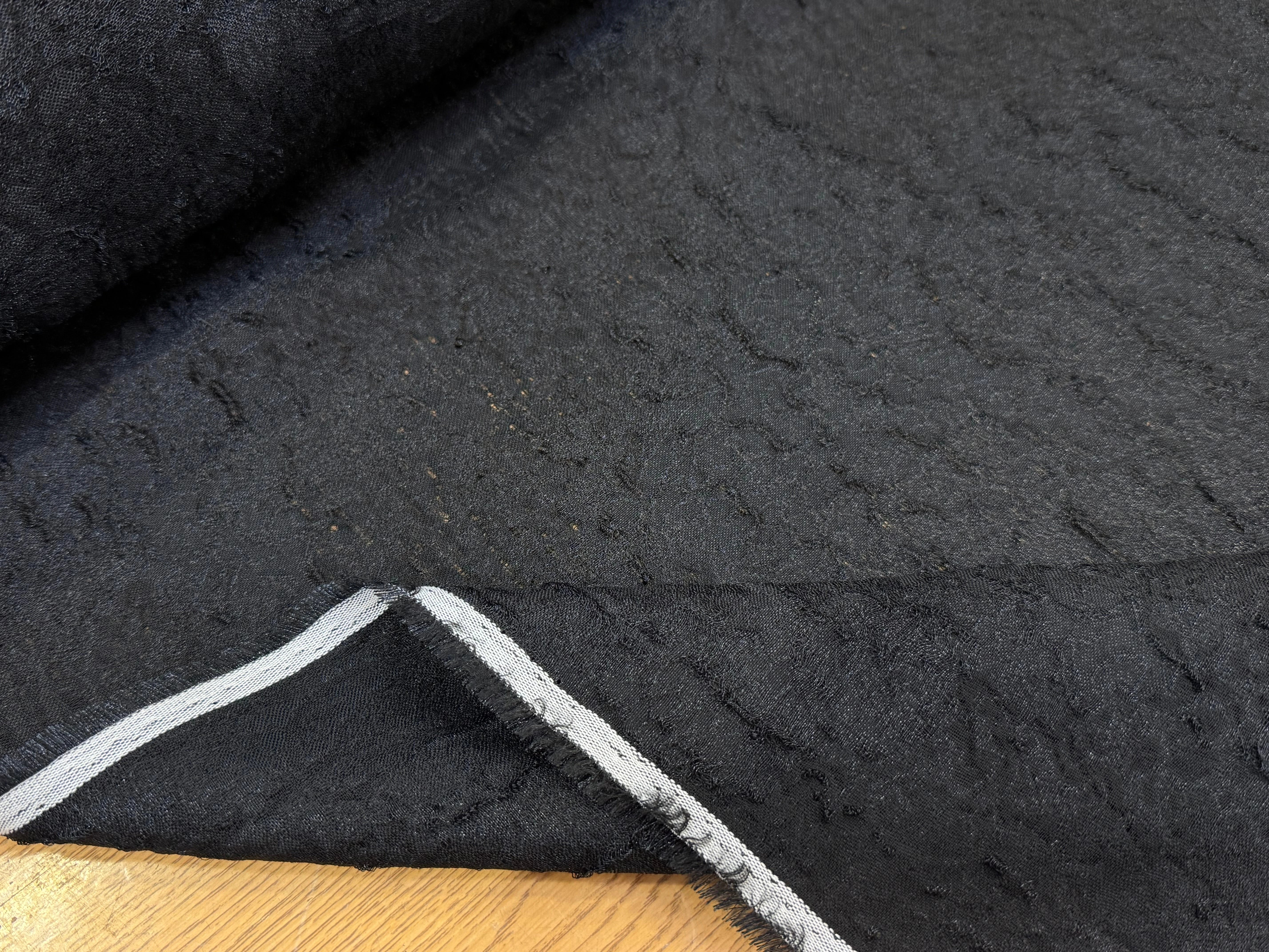 CREPE VISCOSE JACQUARD NOIR 67% VI - My Little Coupon