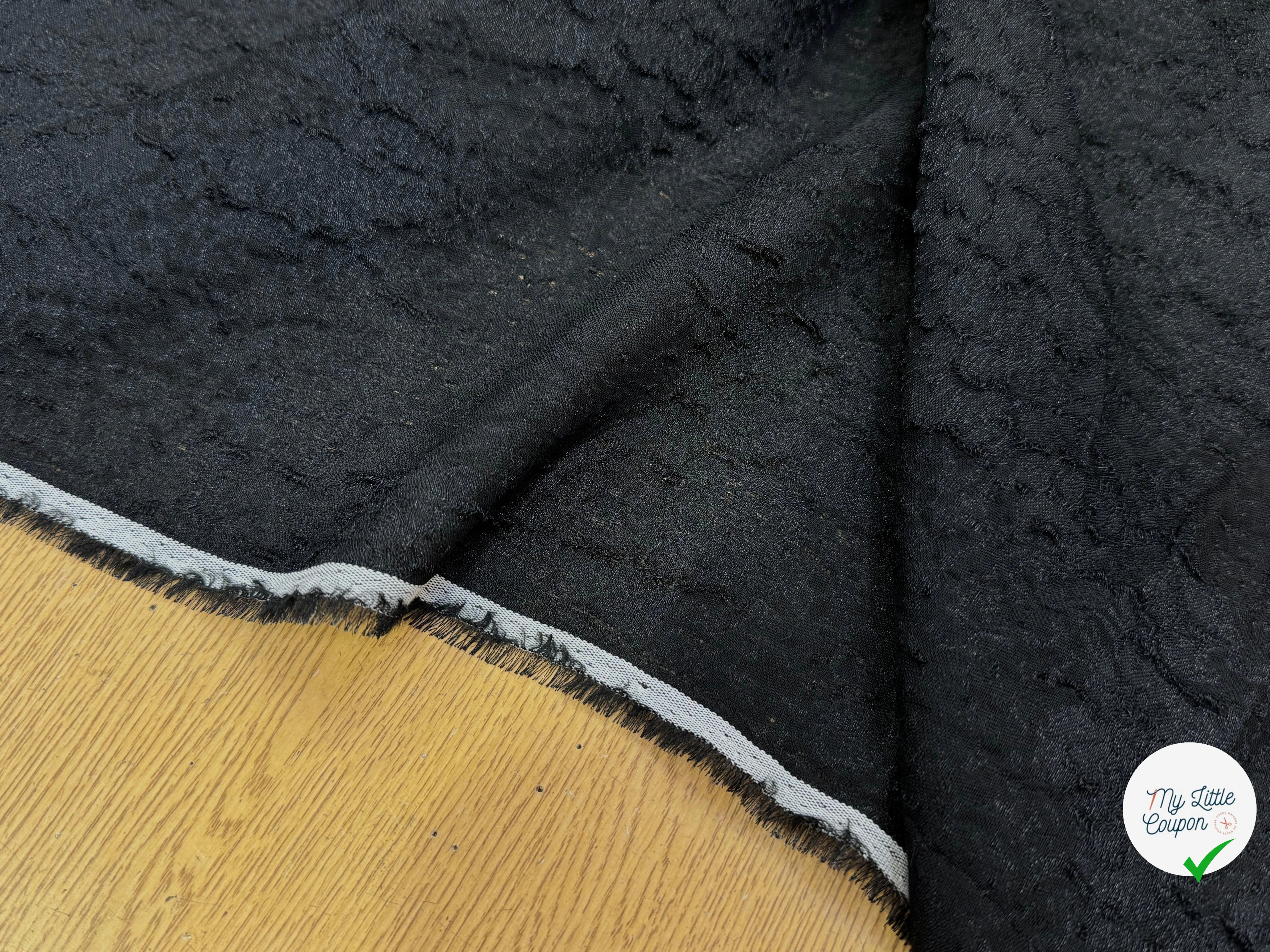 CREPE VISCOSE JACQUARD NOIR 67% VI - My Little Coupon