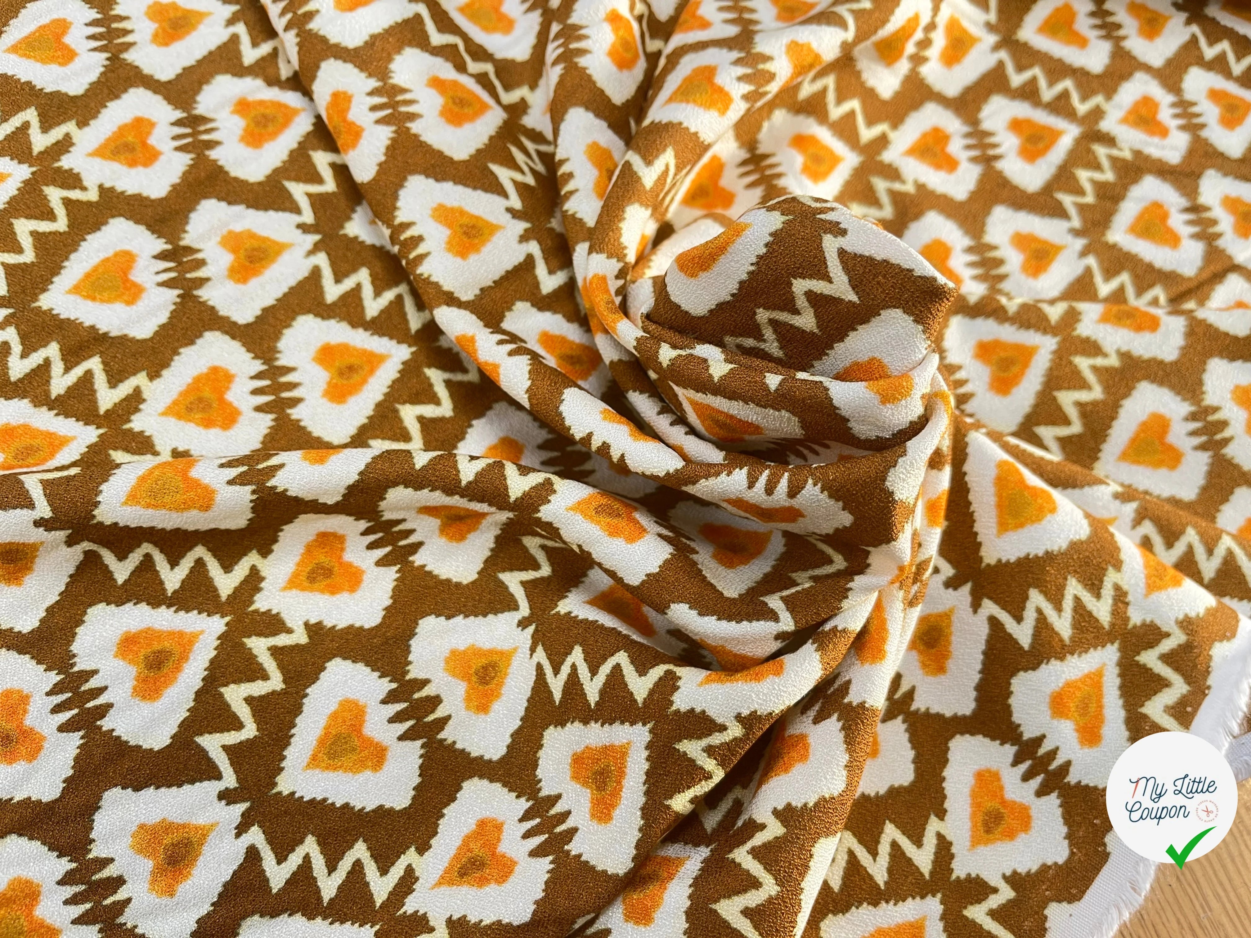 CREPE VISCOSE LOURD FOND MARON MOTIF COEUR - My Little Coupon