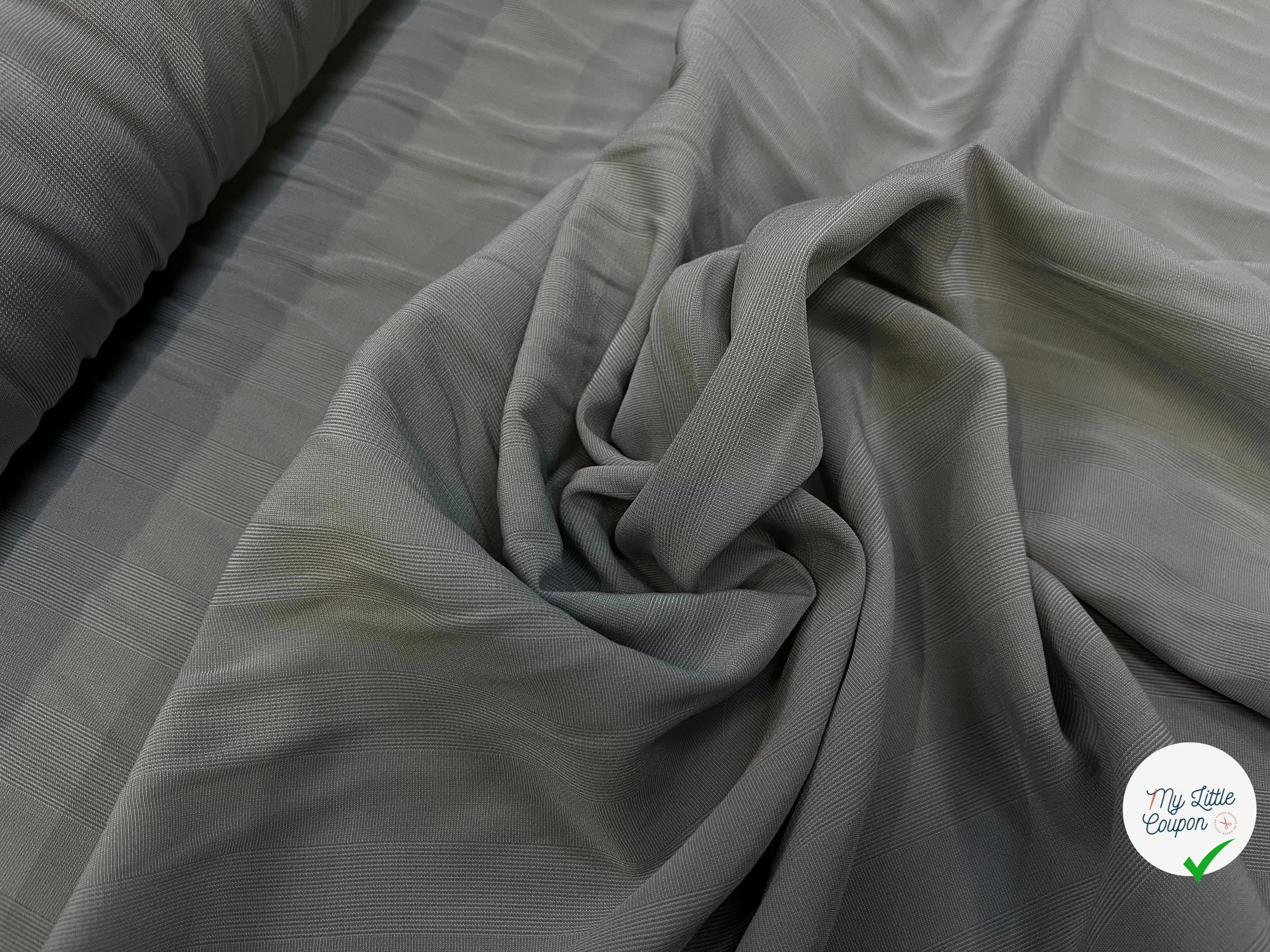CREPE VISCOSE RAYÉ GRIS - My Little Coupon