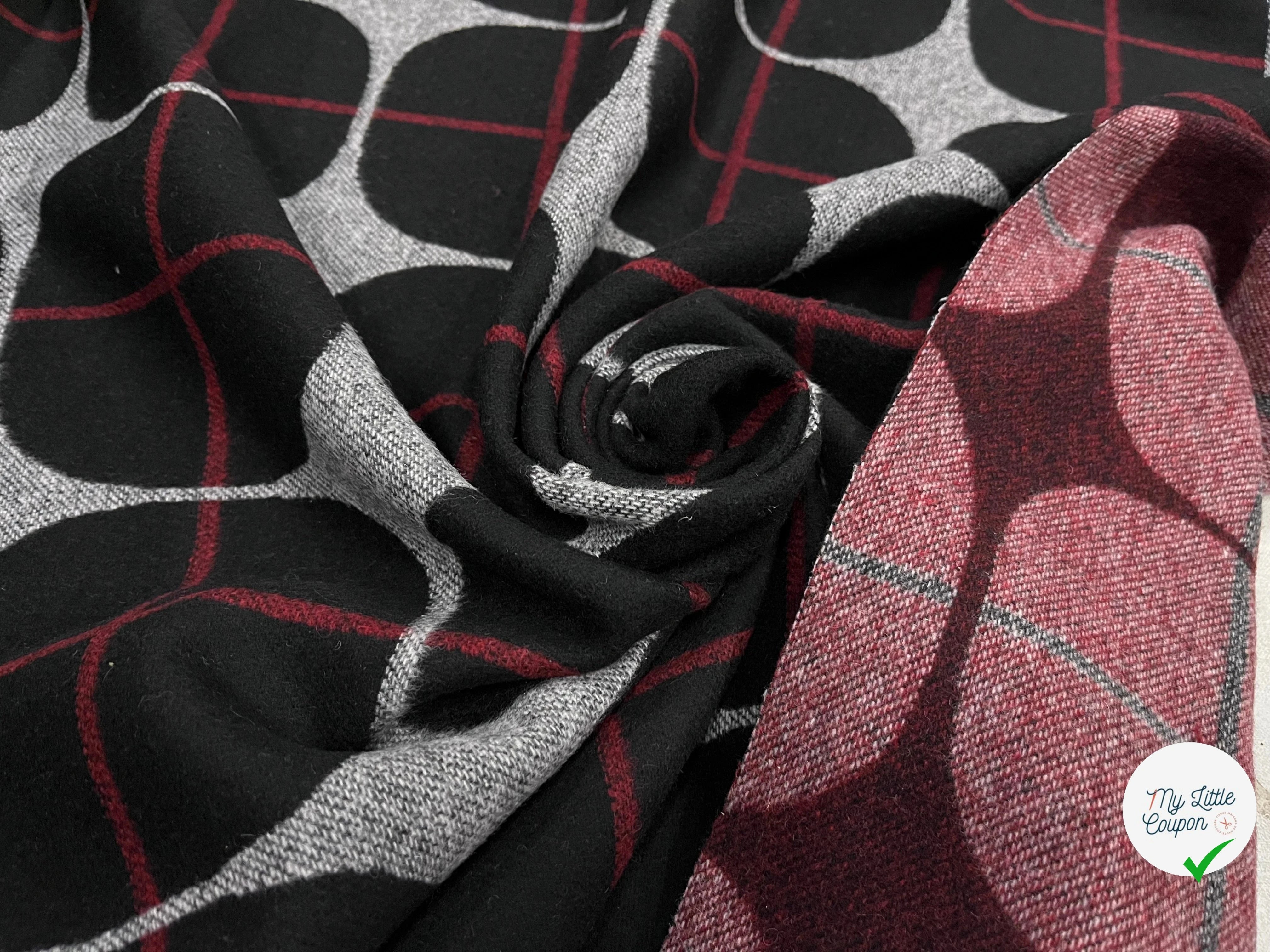 CABAN LAINE CARREAUX GÉOMETRIQUE ROUGE NOIR - My Little Coupon