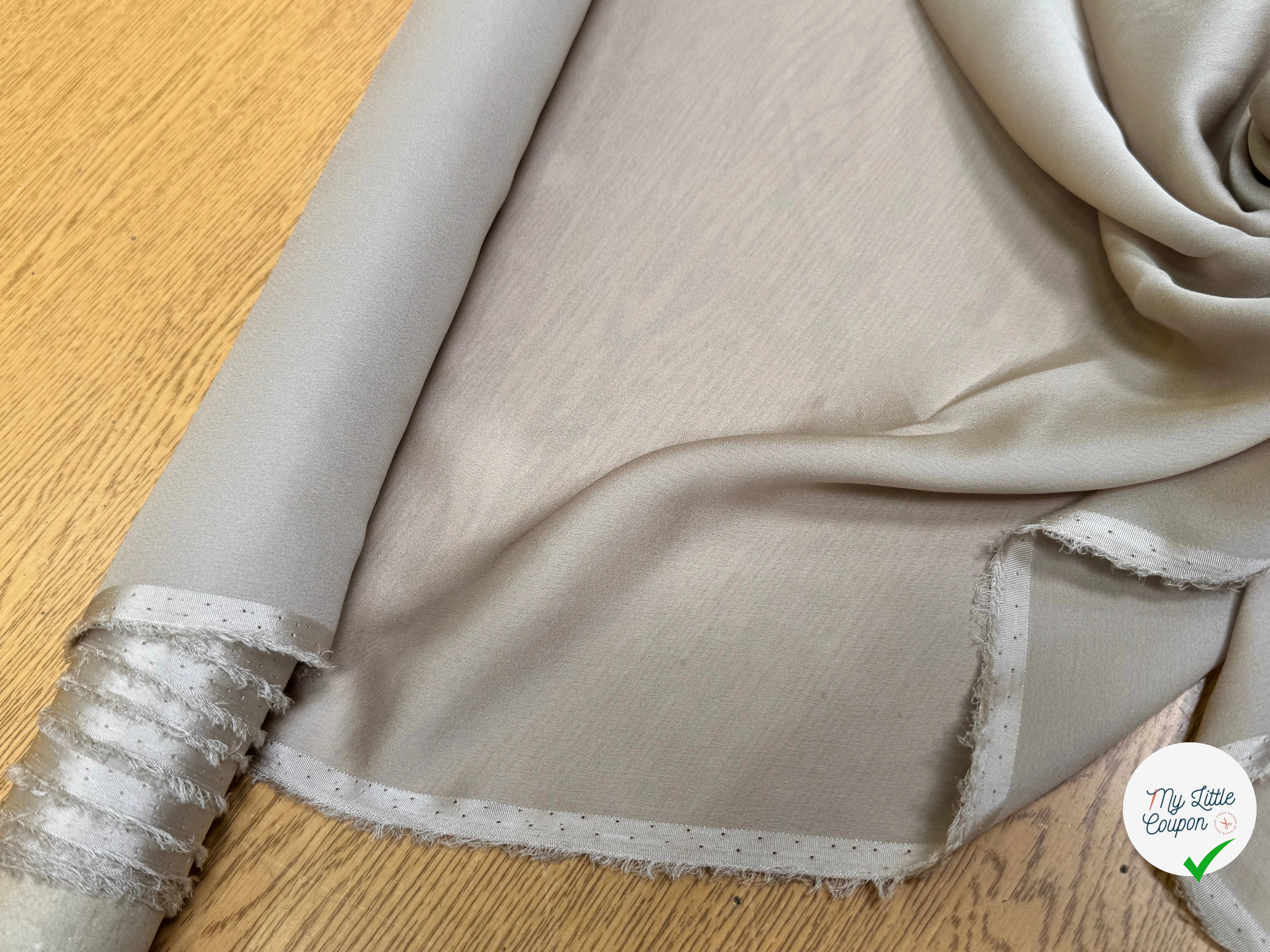(Chute) CREPE ENVERS SATIN SOIE BEIGE TRÈS FLUIDE - My Little Coupon