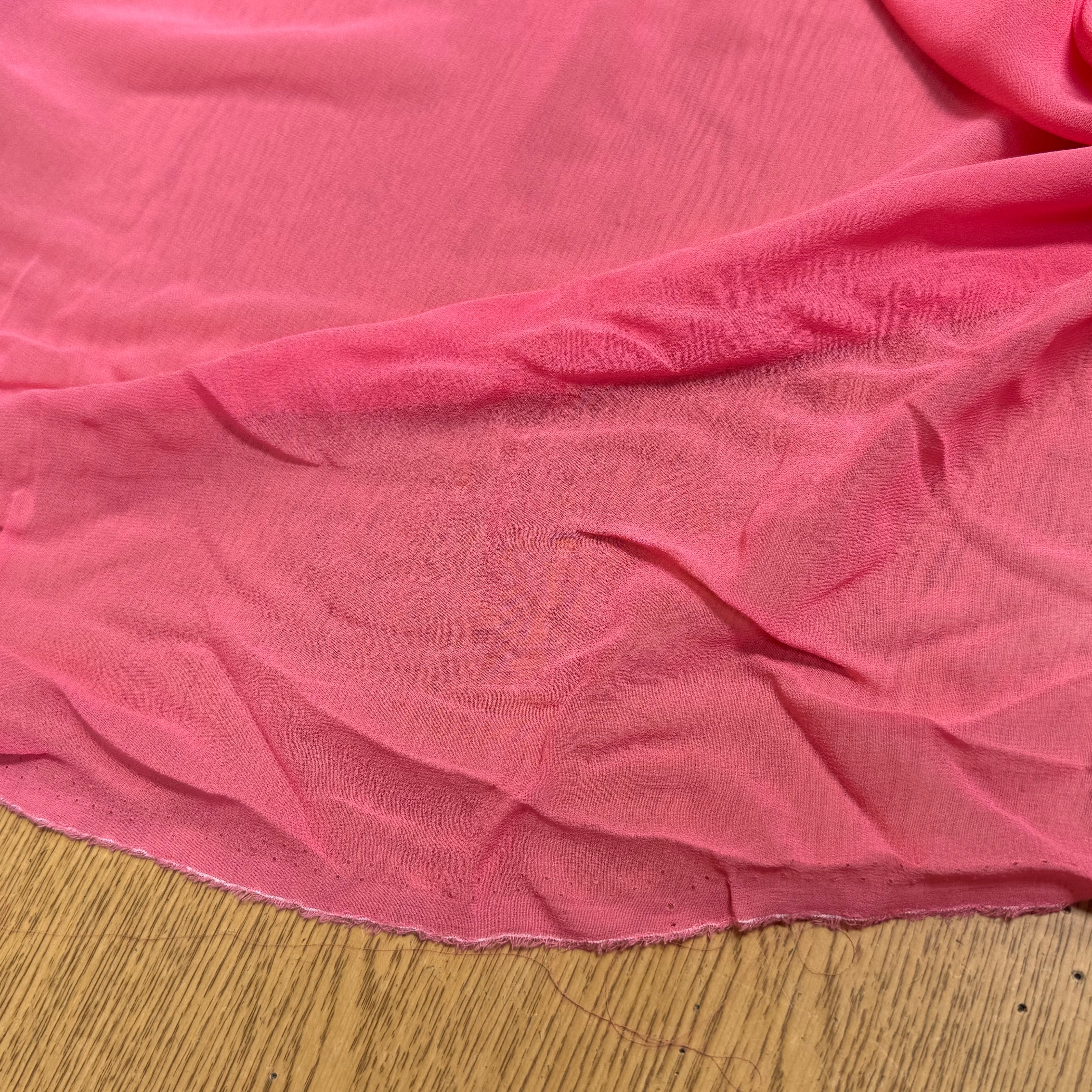 (Chute) CREPE GEORGETTE DE SOIE BARBIE - My Little Coupon