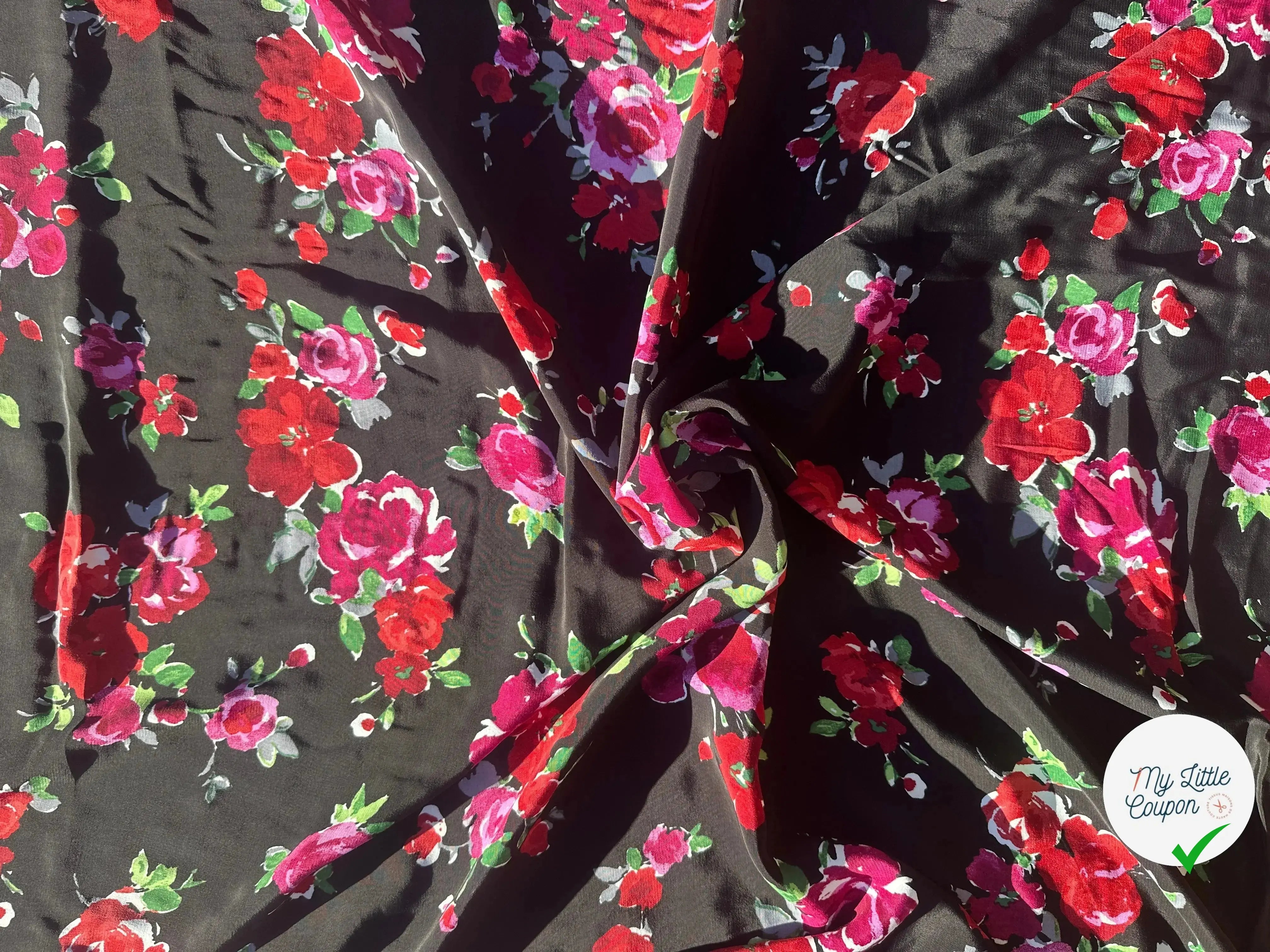 CRÊPE MAROCAIN 100% VISCOSE BOUQUET PASSIONNÉ FOND NOIR MLC INTERN