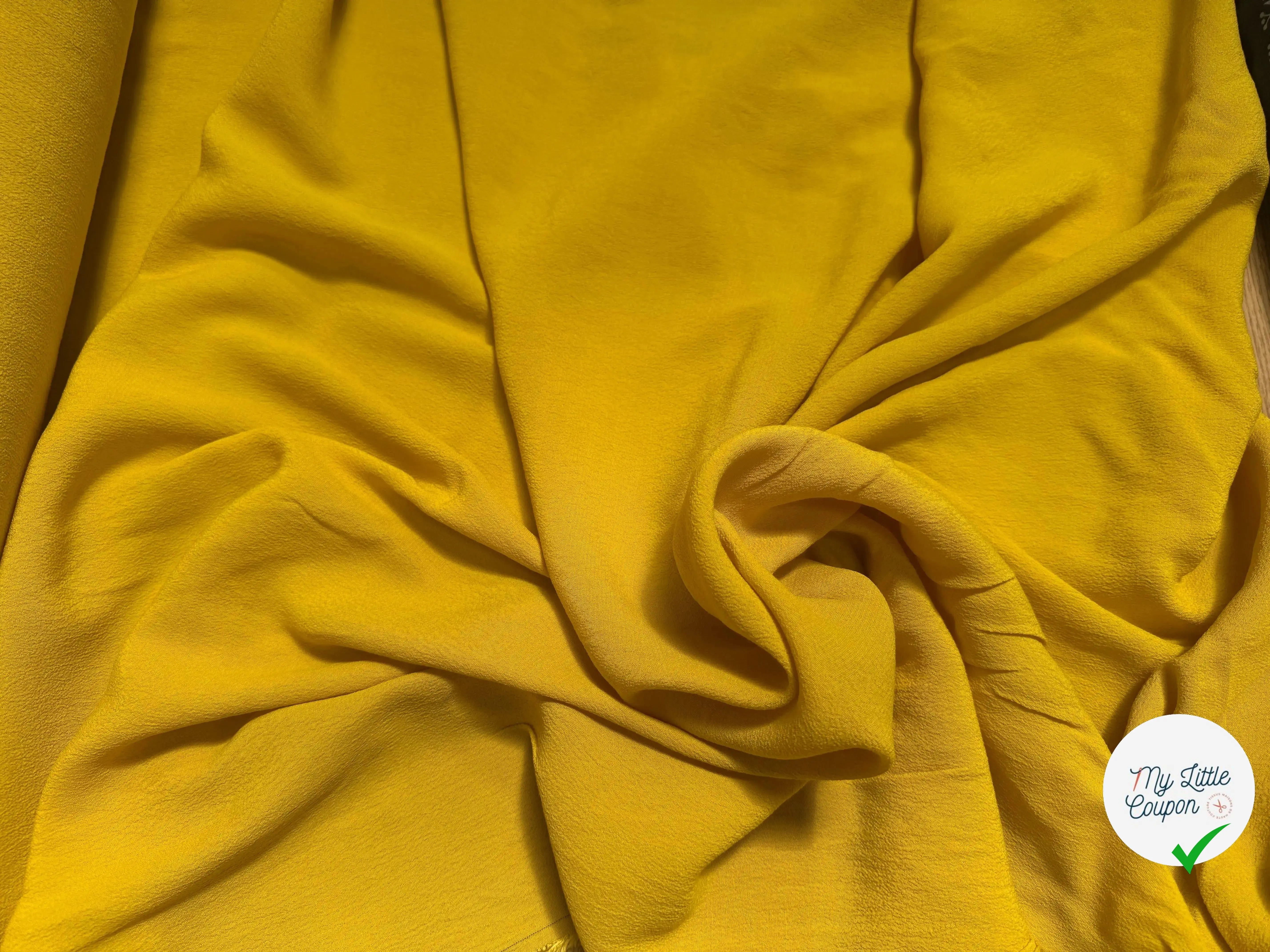 CRÊPE MAROCAIN 100% VISCOSE UNI JAUNE - My Little Coupon