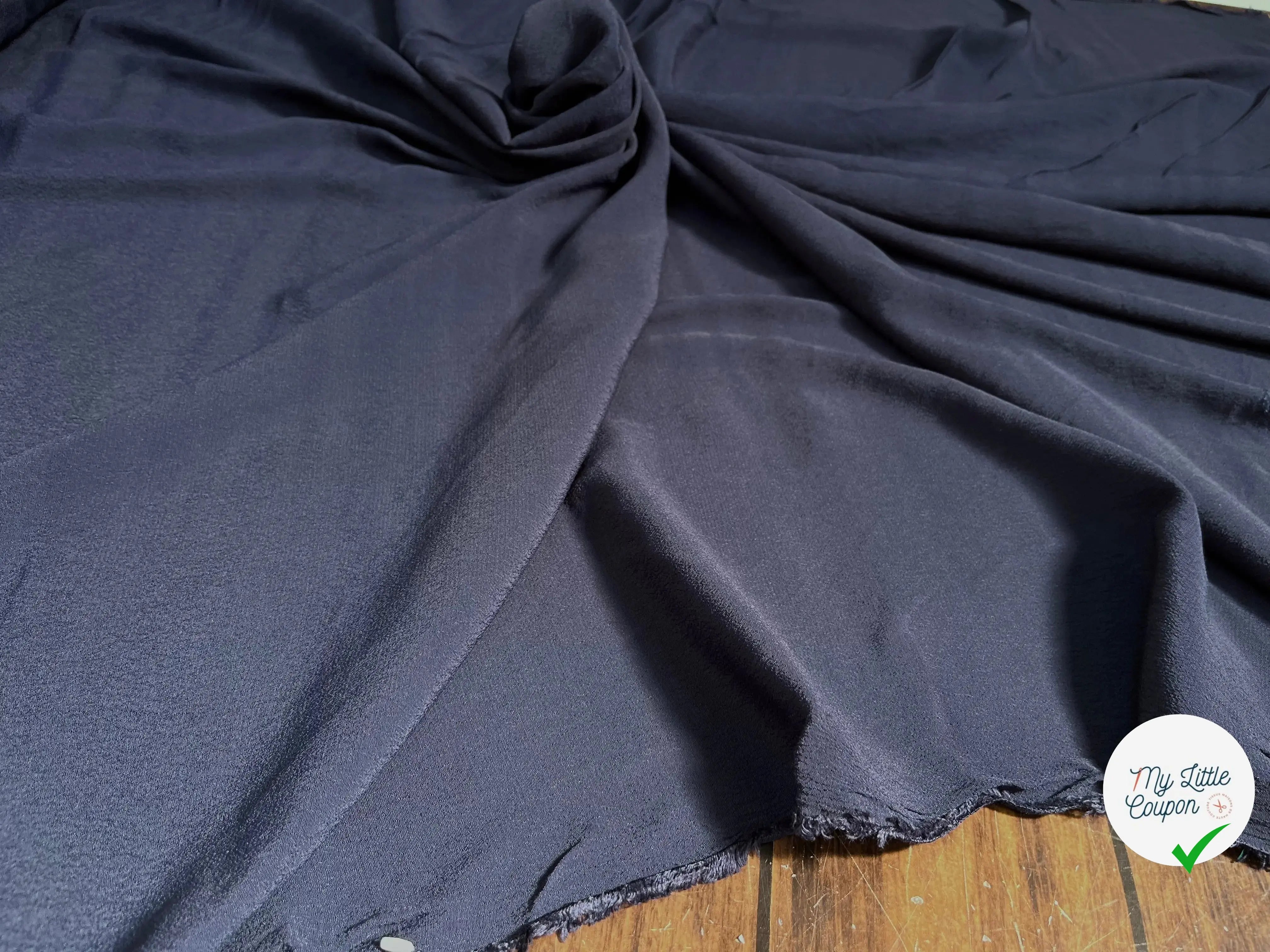 CRÊPE MAROCAIN 100% VISCOSE UNI MARINE - My Little Coupon