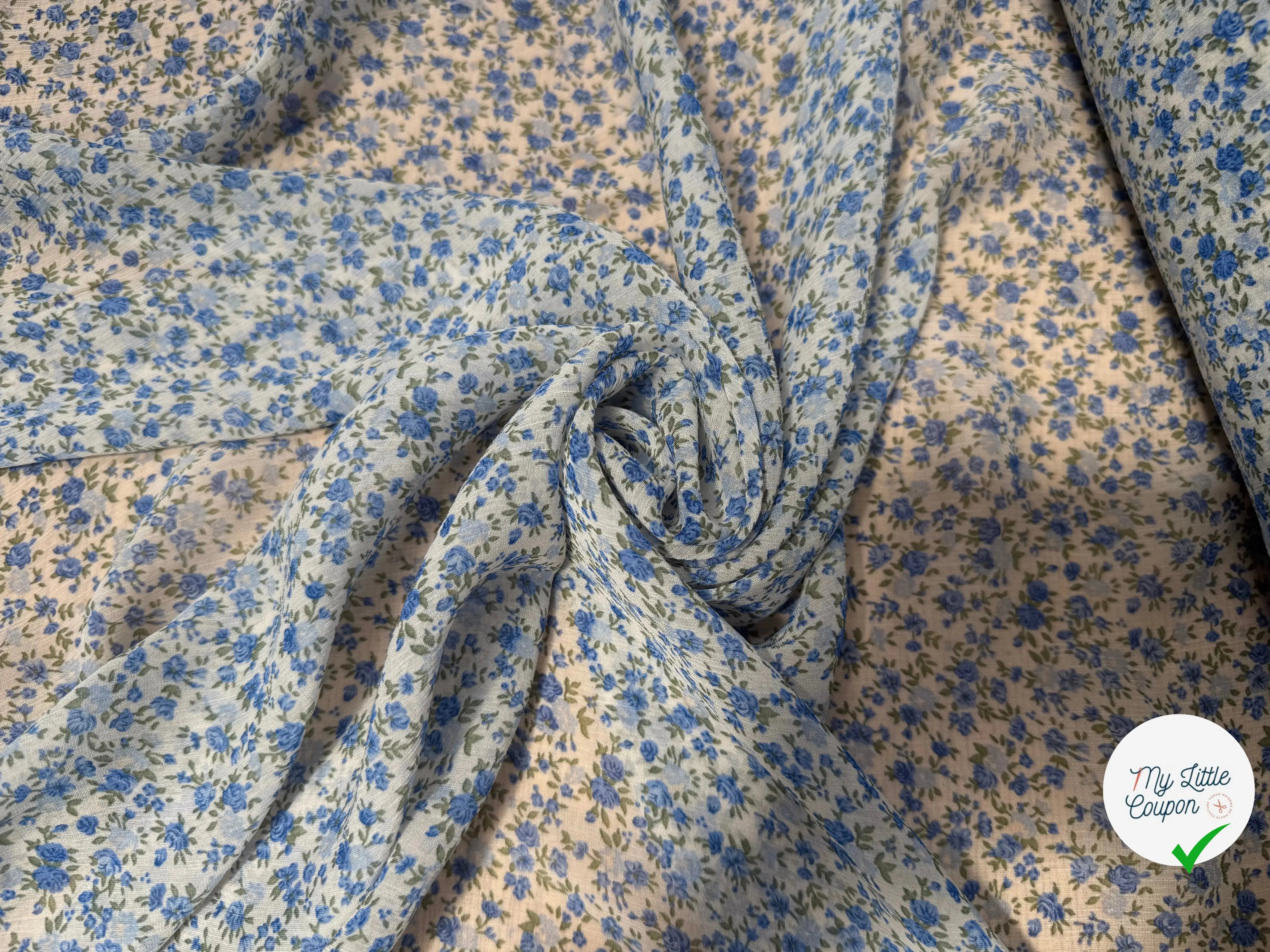 CREPON VISCOSE RECYCLÉ FOND BLANC MOTIFS FLEURS BLEU PRINTEMPS - My Little Coupon