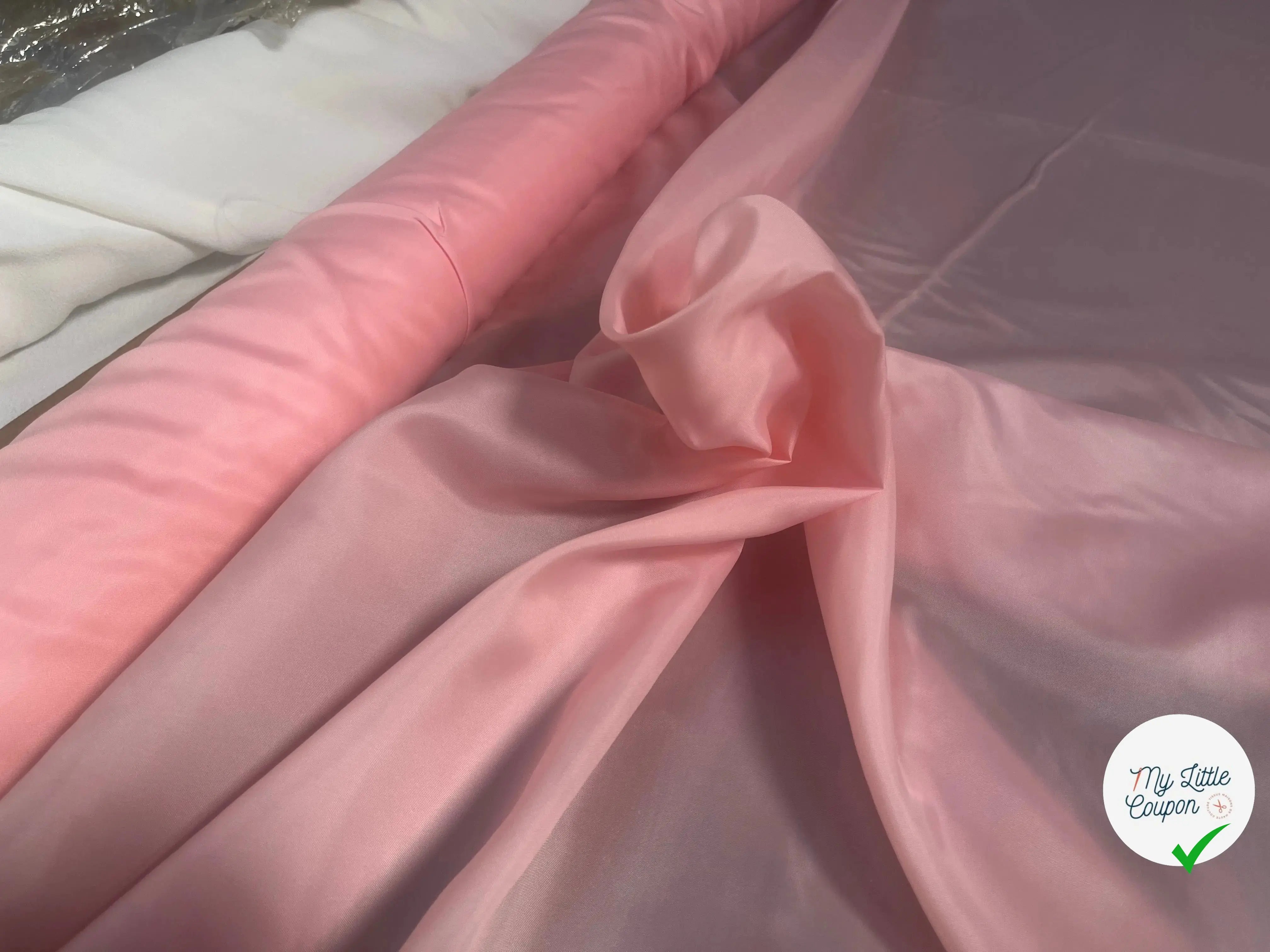 DOUBLURE UNIE TAFFETAS ROSE BONBON POLYESTER - My Little Coupon