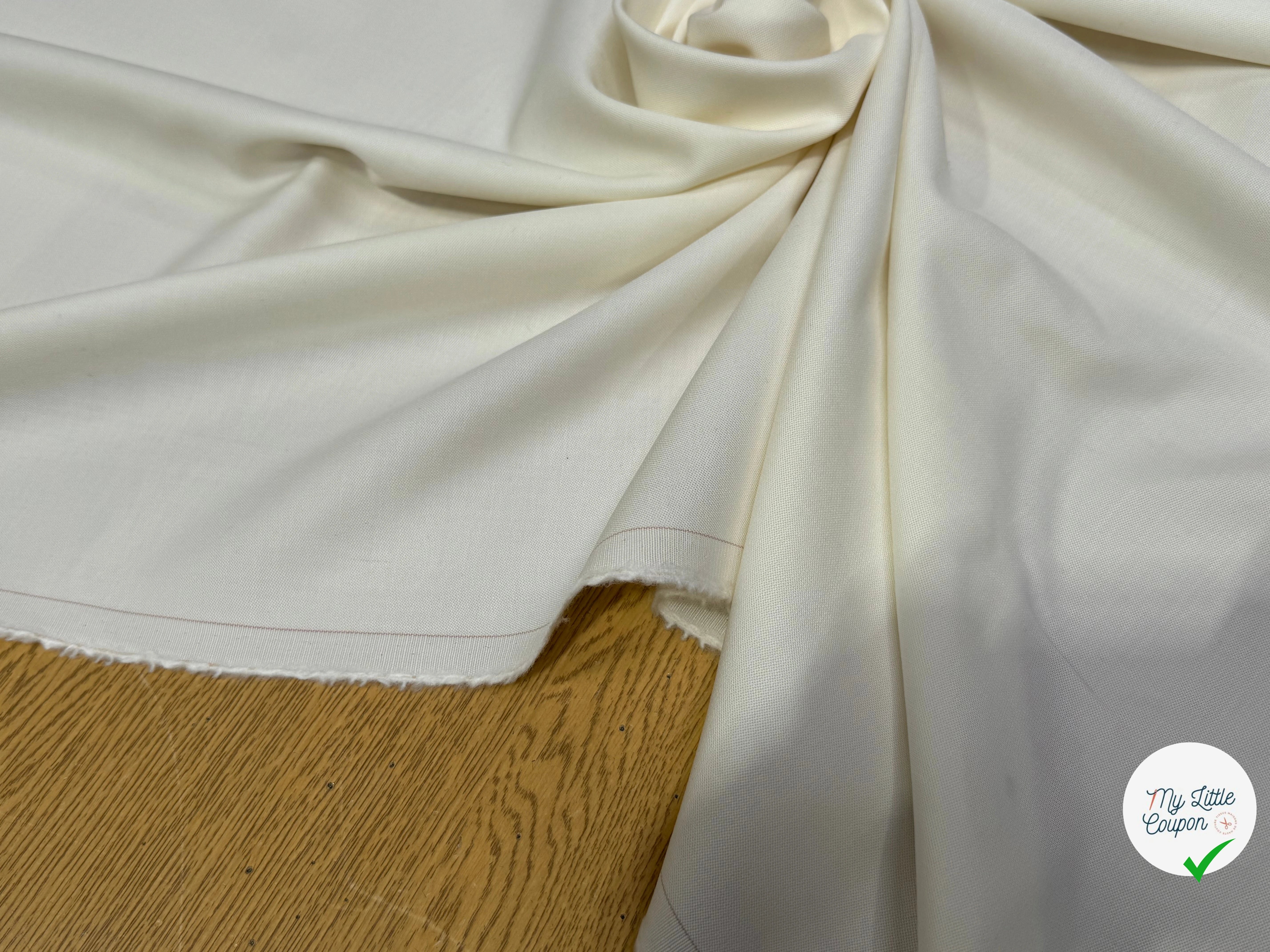 (Chute) DRAPERIE DE LAINE ULTRA BELLE ÉCRUE TENUE IMPÉCABLE - My Little Coupon