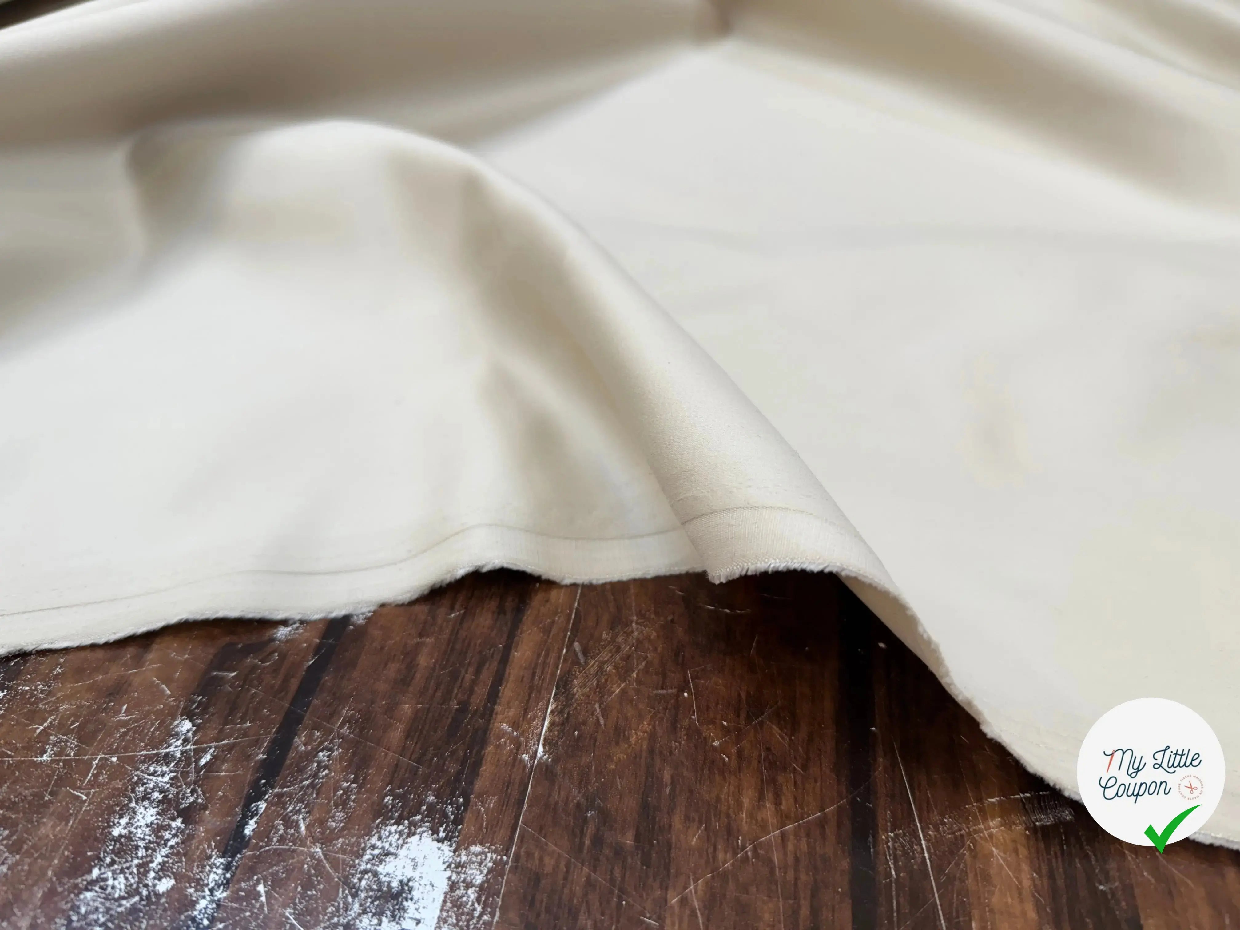 GABARDINE DE COTON ET DE SOIE 85% COTON ET 15% SOIE PEIGNÉE BEIGE - My Little Coupon