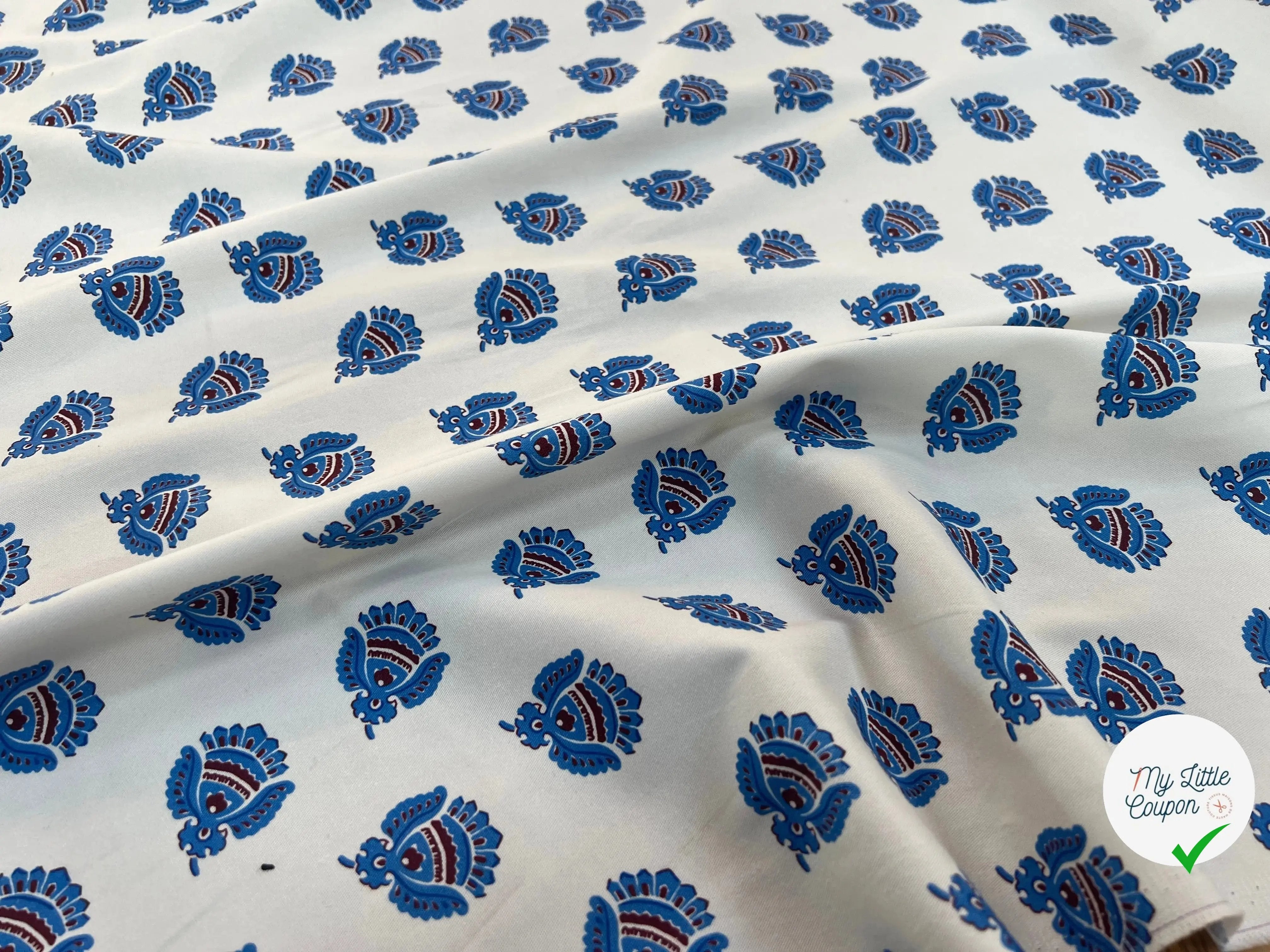 GABARDINE DE COTON FOND BLANC ÉCRU MOTIF INDIAN - My Little Coupon