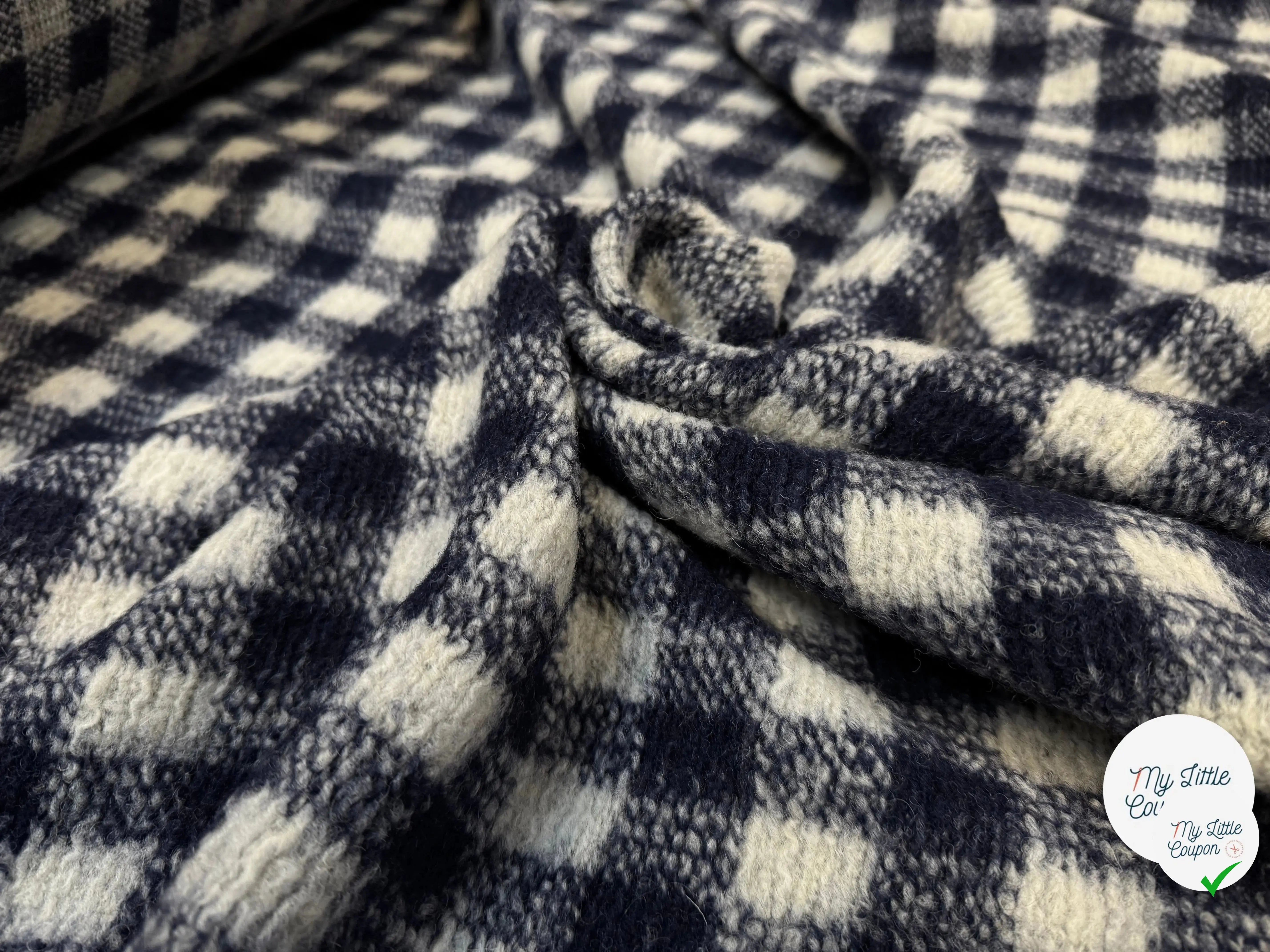 LAINAGE MANTEAU CARREAUX NAVY ET BLANC ASPECT TRICOTE - My Little Coupon