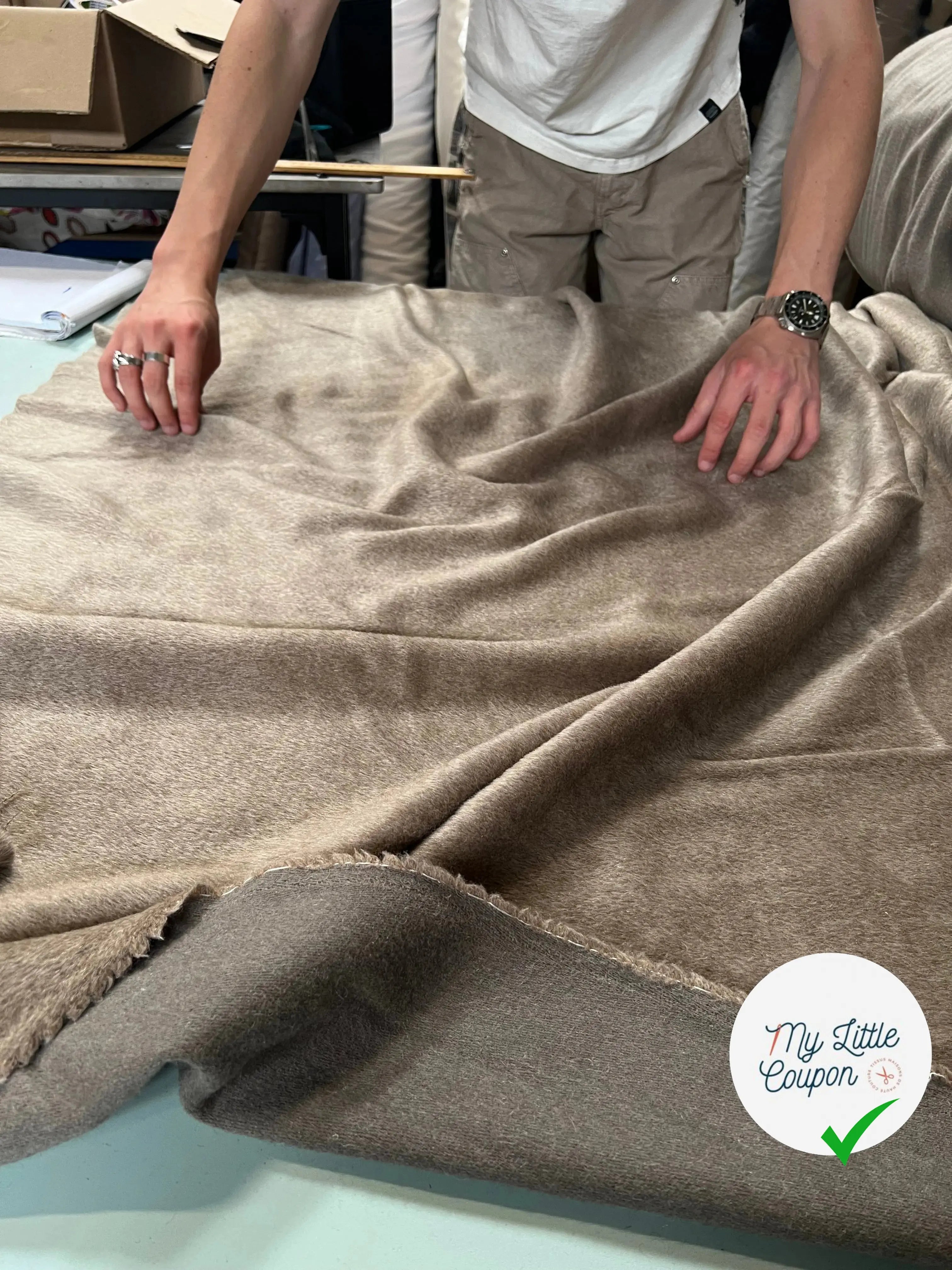 LAINAGE MOHAIR COFFEE CREAM POILS COURTS - My Little Coupon
