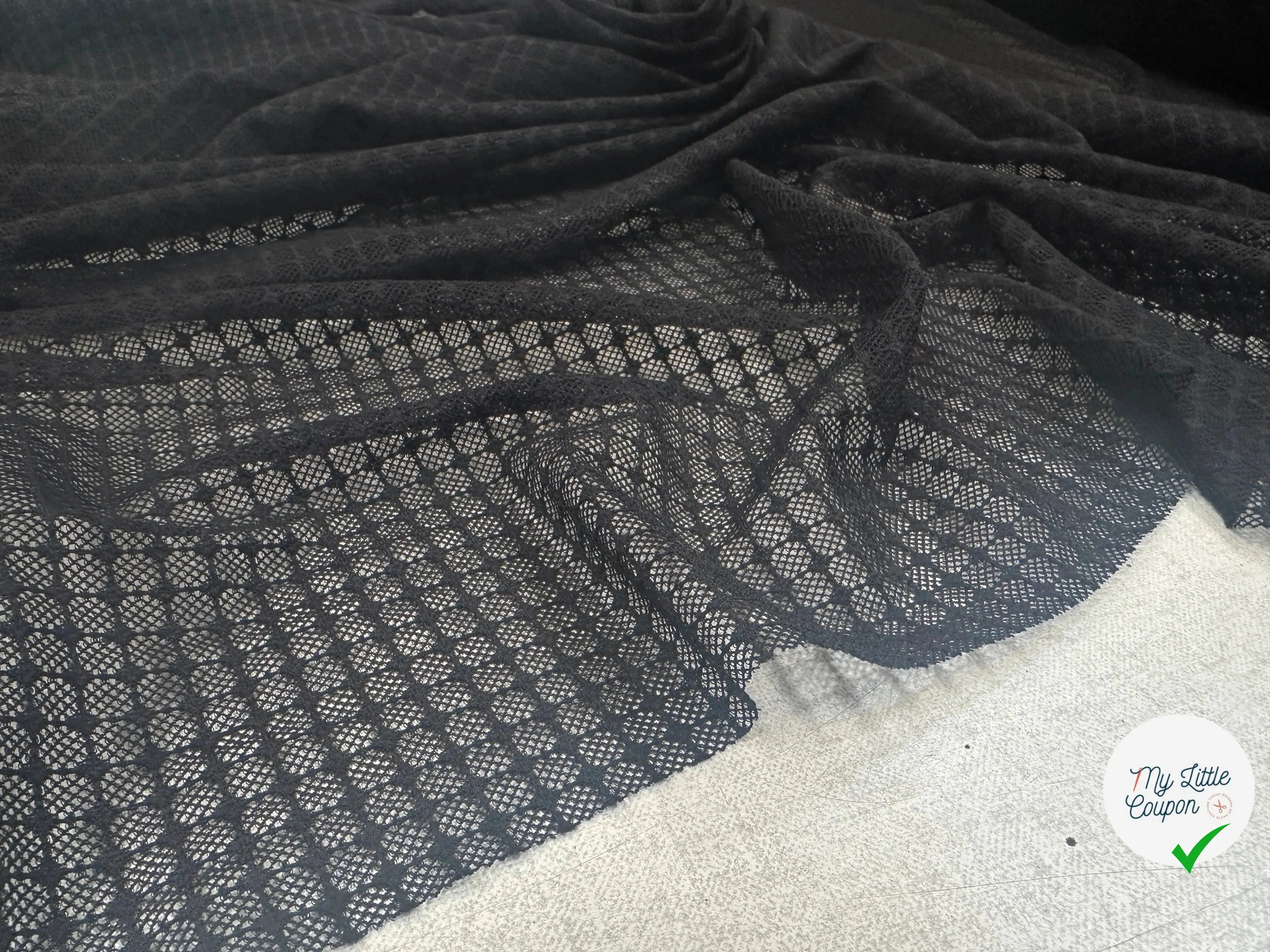 MAILLE RÉSILLE QUADRILLÉE NOIRE - My Little Coupon