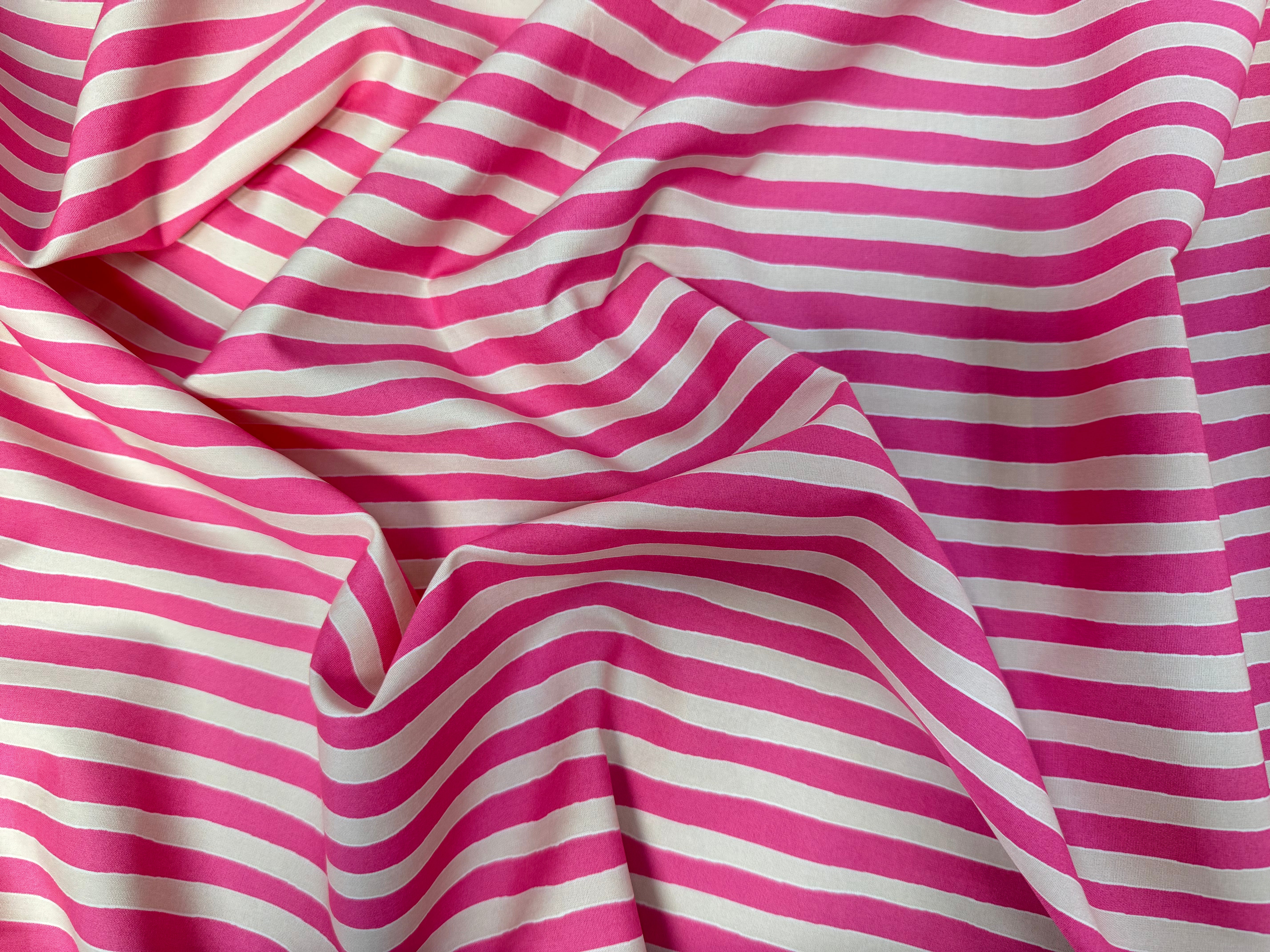 POPELINE DE COTON A RAYURES ROSE ET CREME - My Little Coupon