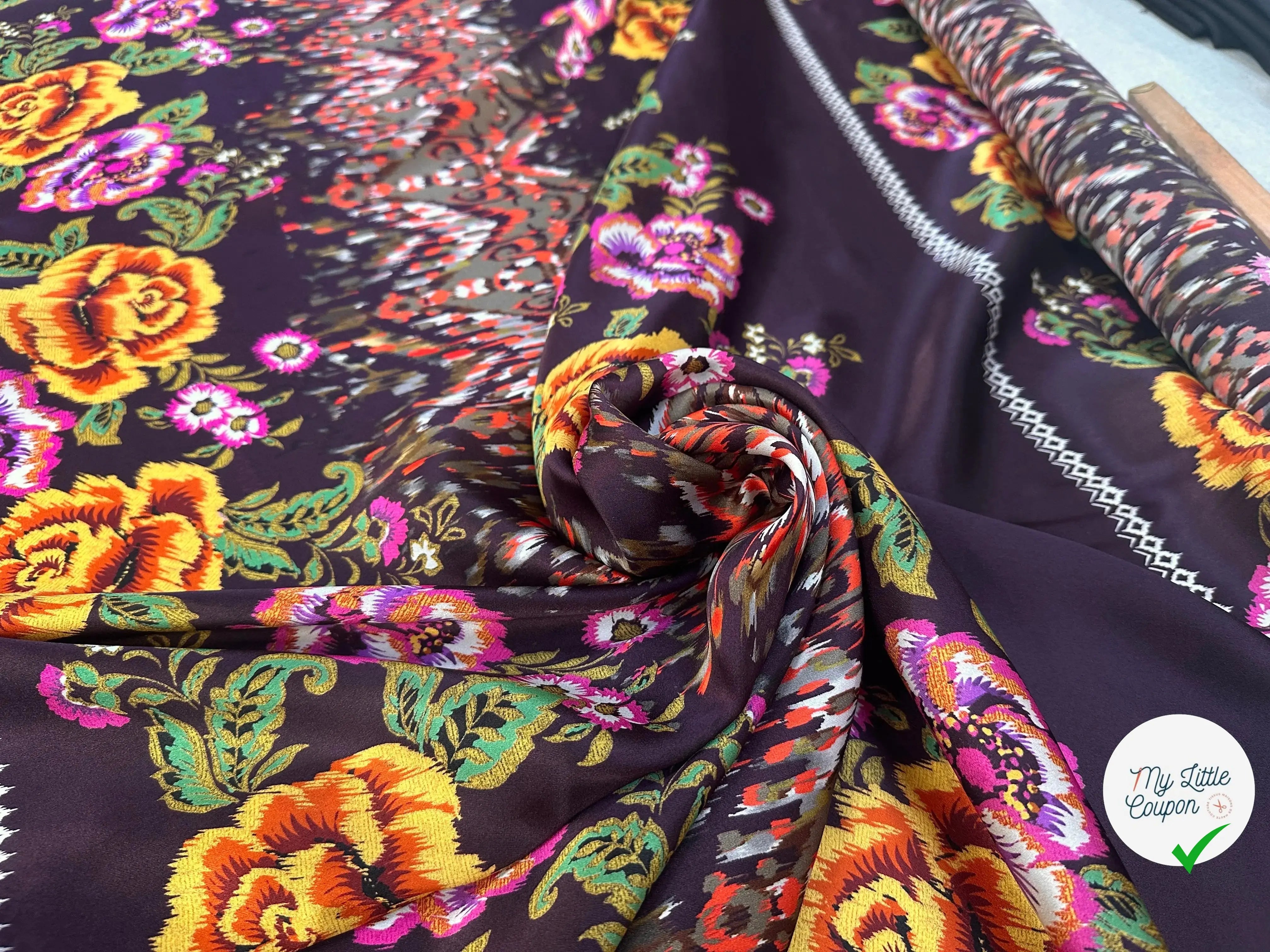 SATIN DE SOIE SETA ITALIANA SU FONDO MARRONE E FIORI - My Little Coupon