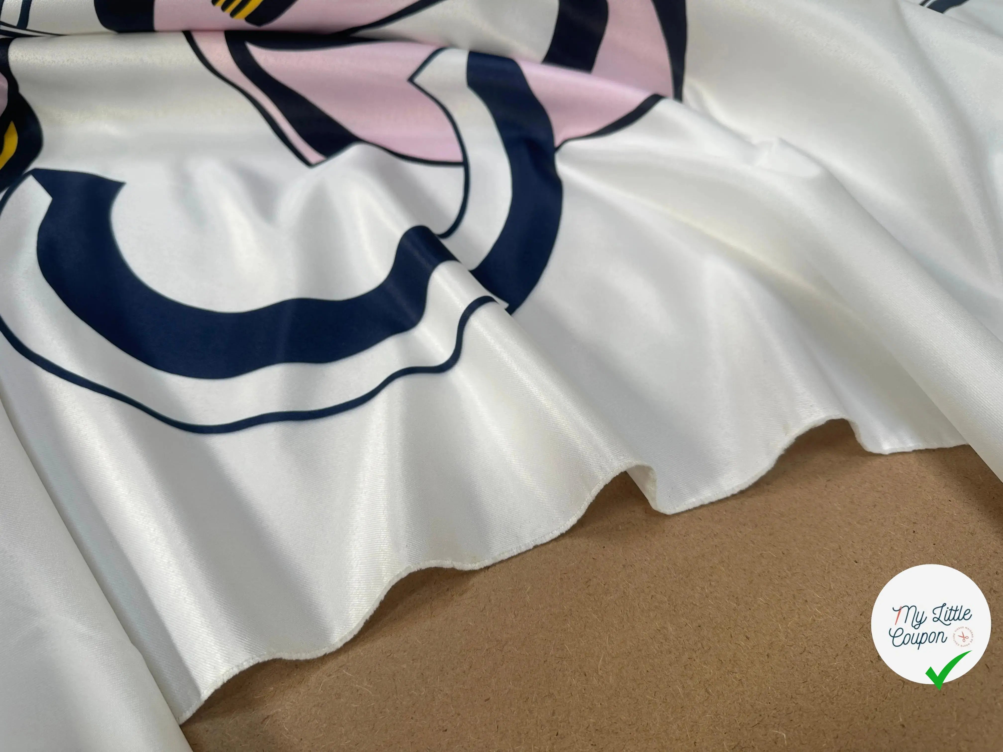 SATIN SERGÉ FOND BLANC MOTIFS GEOMETRIE IRREGULIERES - My Little Coupon