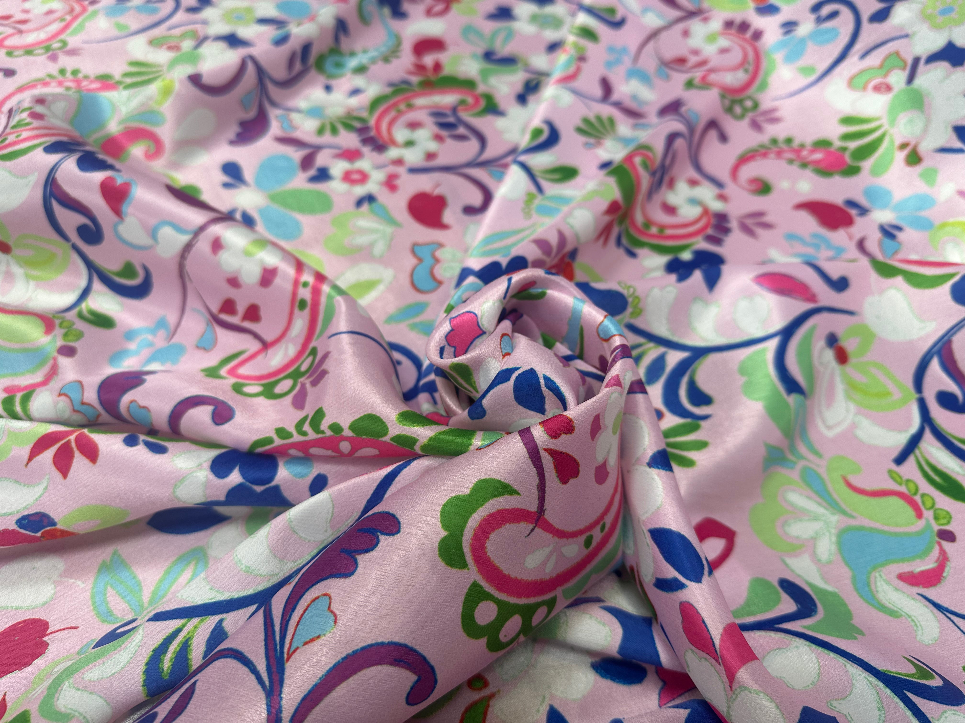SATIN VELOUTÉ FLEURS FOND ROSE PALE - My Little Coupon