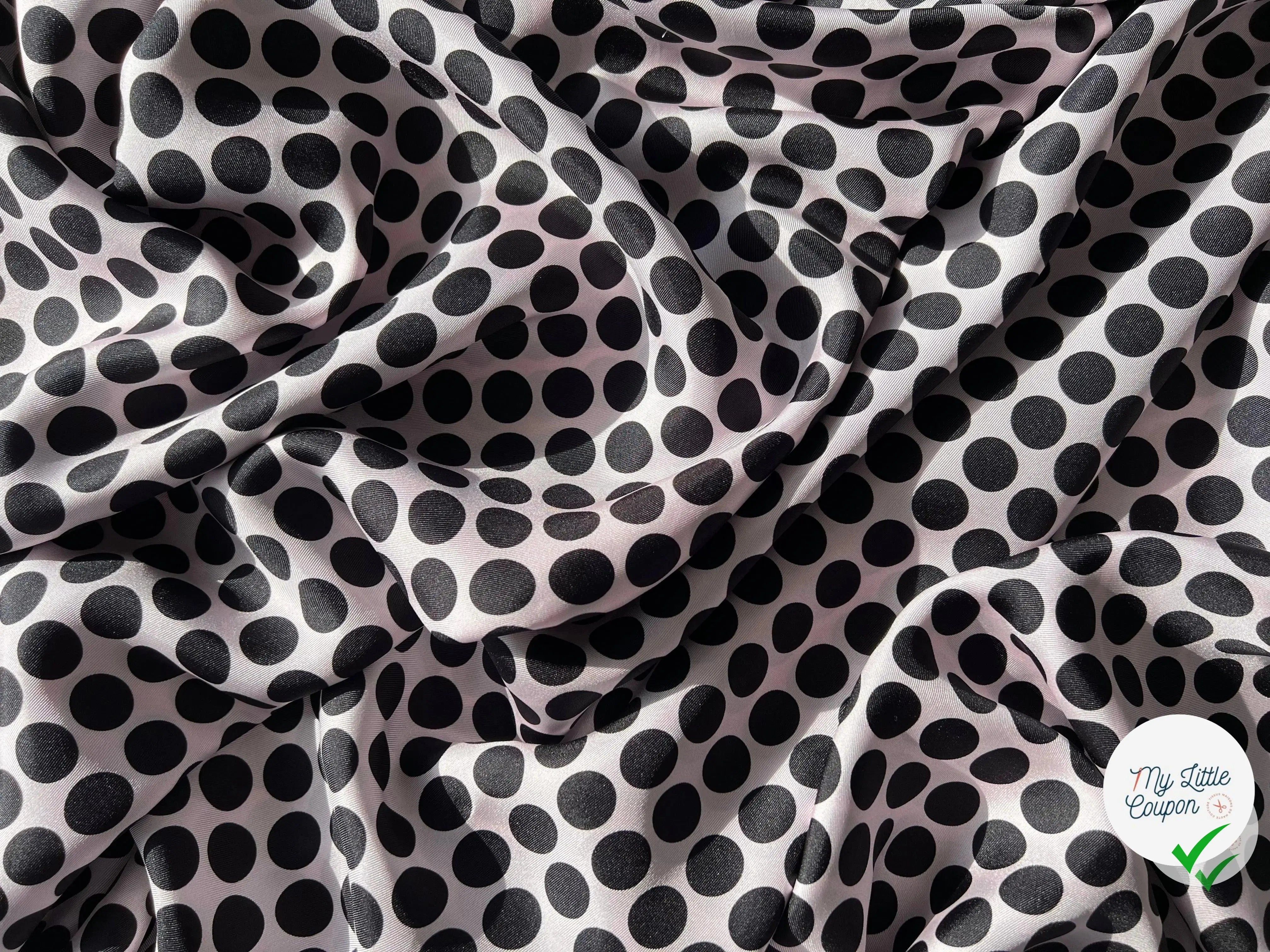 TWILL DE SOIE POIS NOIR FOND ROSE - coupon de tissu de 3 mĂštres - My Little Coupon - tissu - coudre