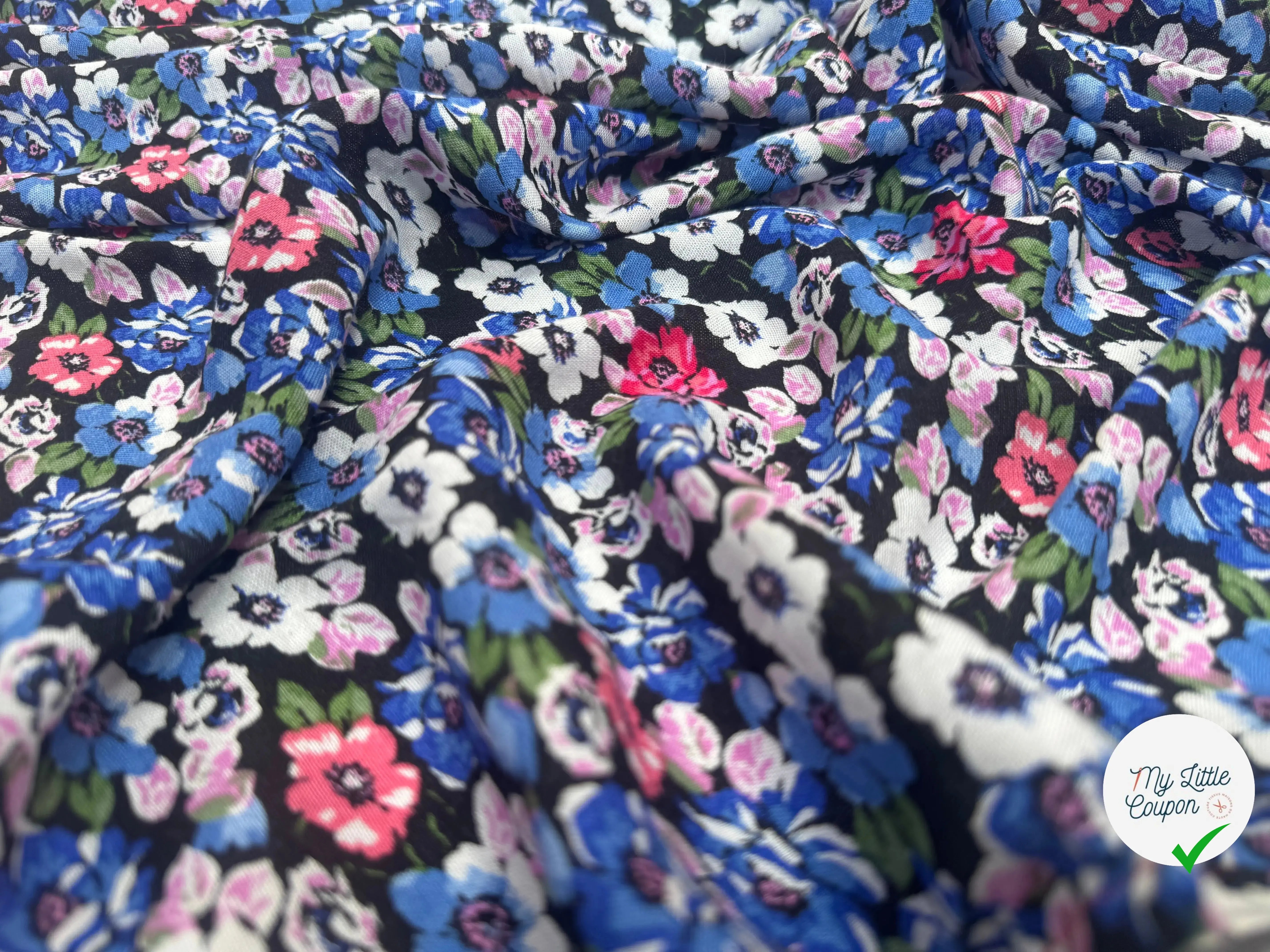 VISCOSE À MOTIFS FLORAUX ROSES ET BLEUES - My Little Coupon