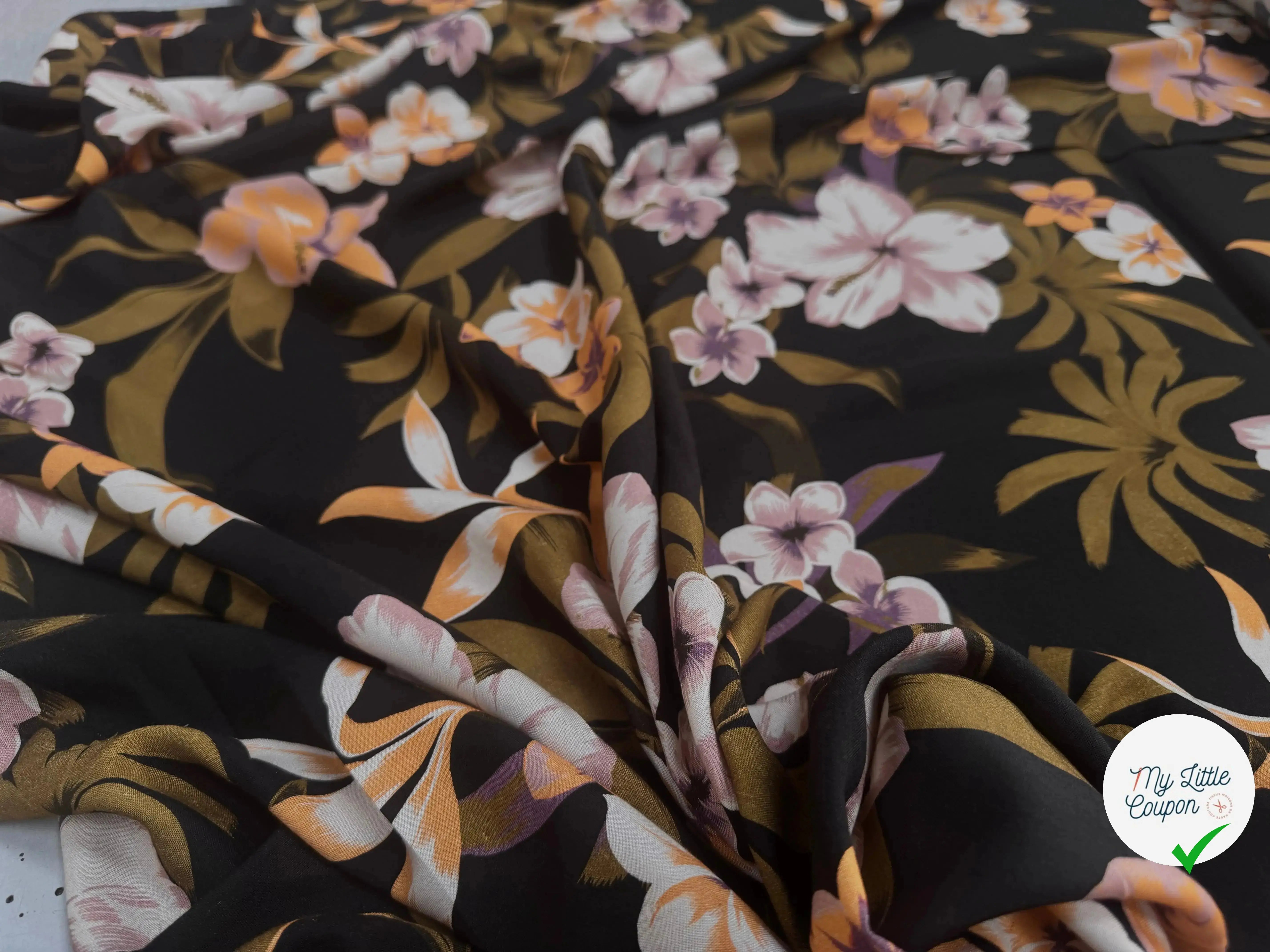 VISCOSE FEUILLAGE D'AUTOMNE FOND NOIR - My Little Coupon