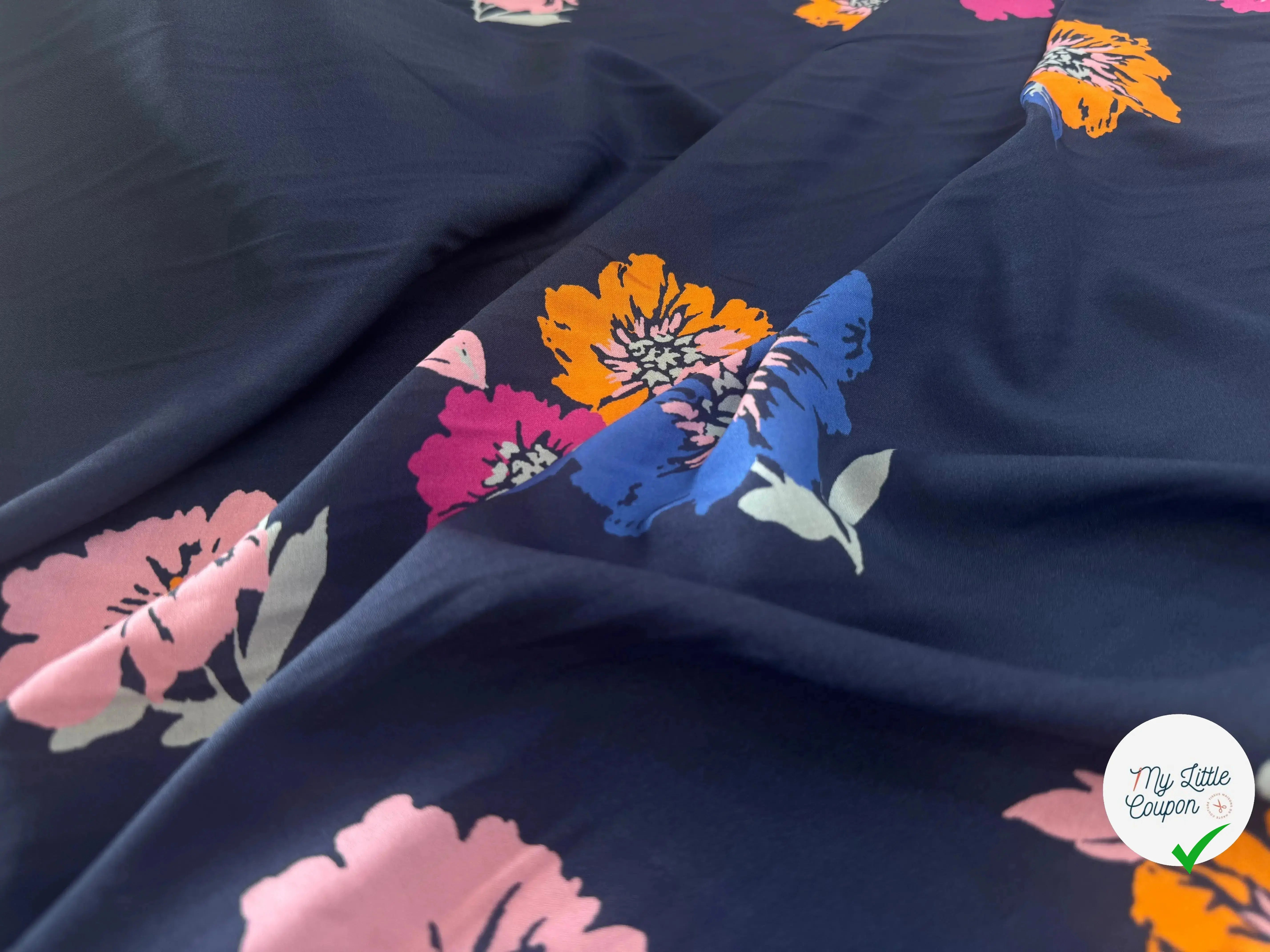VISCOSE FOND MARINE FLEURS ORANGE VIOLET & BLEU - My Little Coupon
