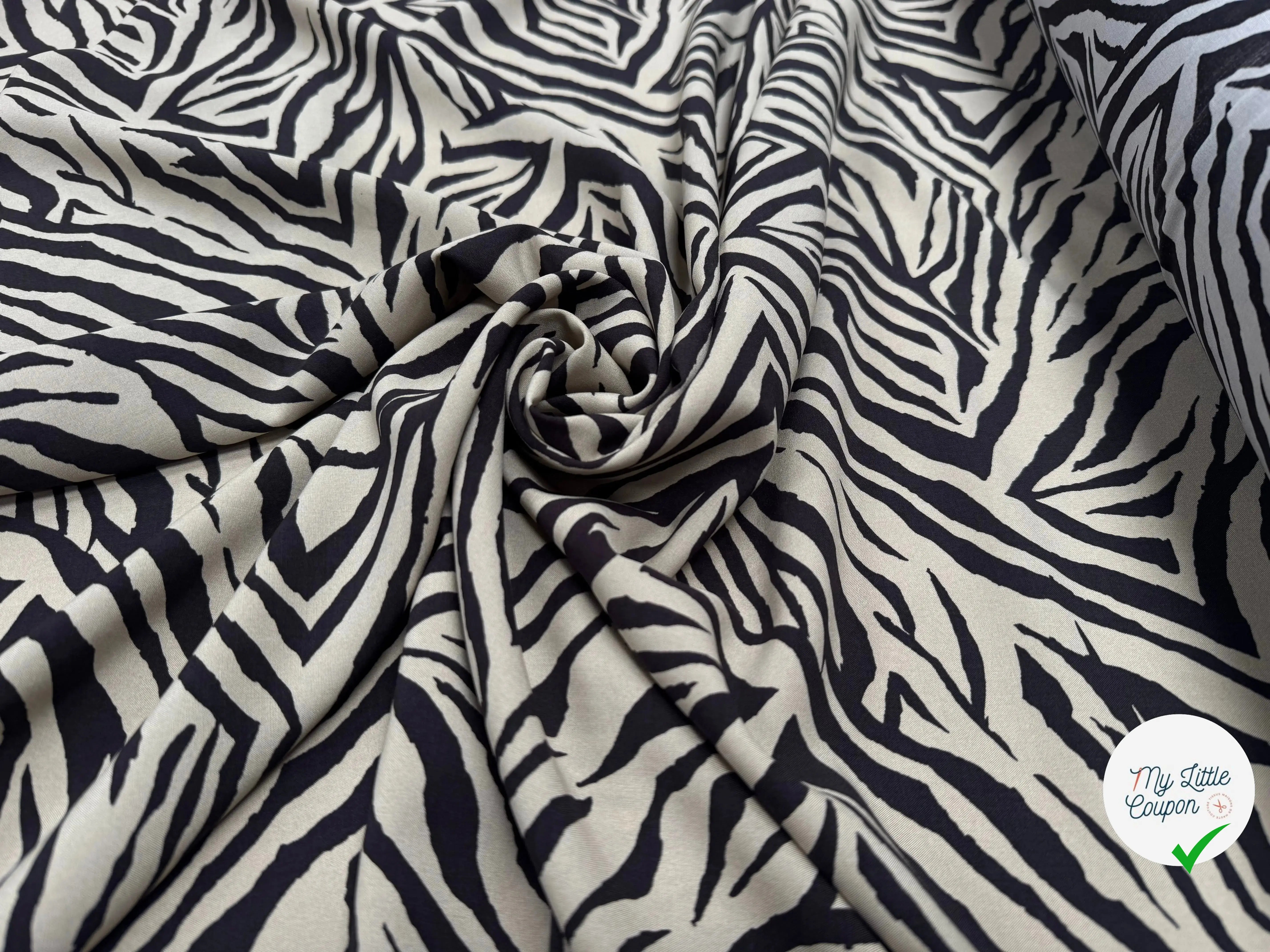VISCOSE MOTIF ZEBRE FOND BEIGE ET MARRON - My Little Coupon