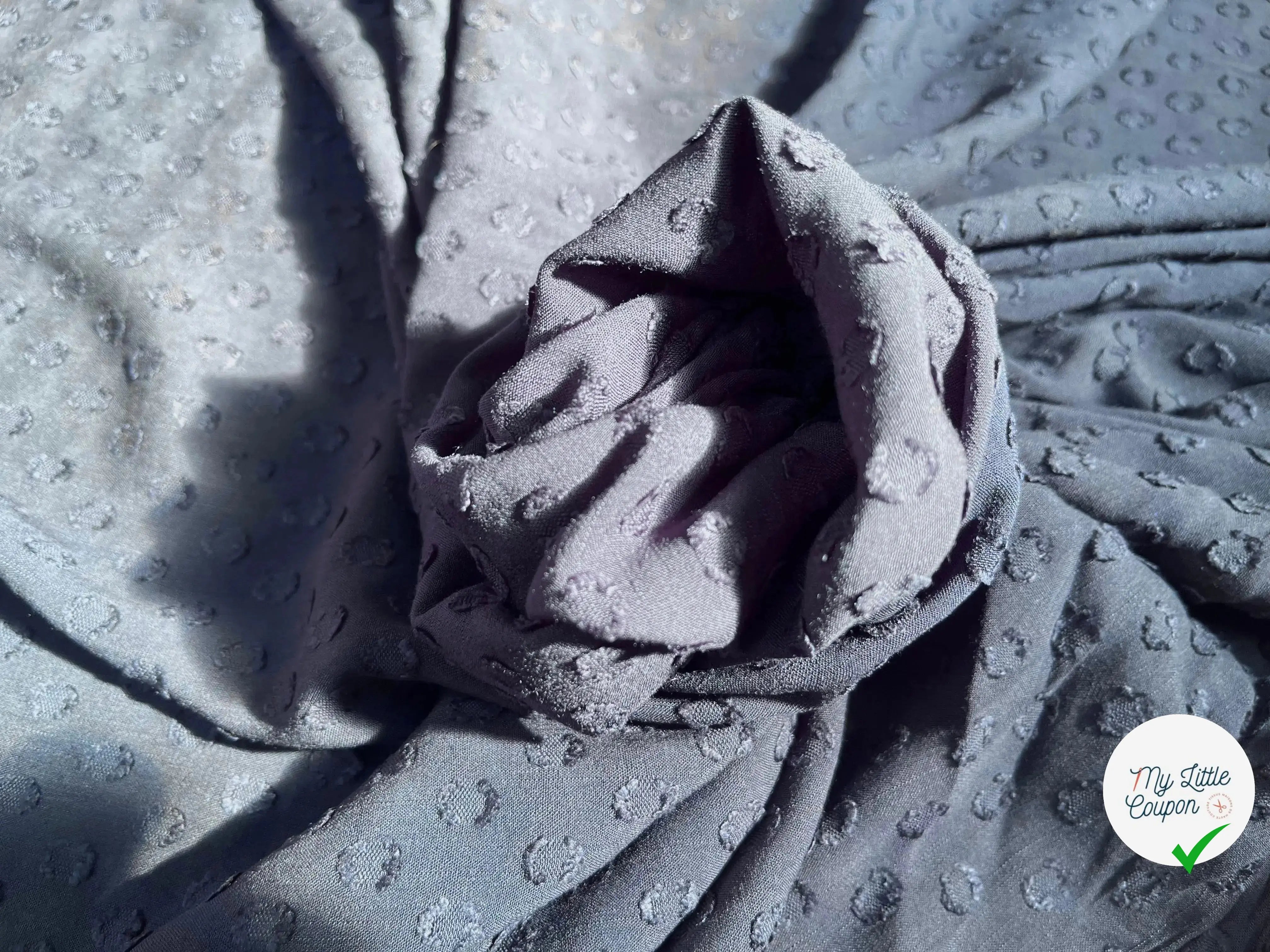 VOILE DE COTON BLEU MARINE PLUMETIS - My Little Coupon