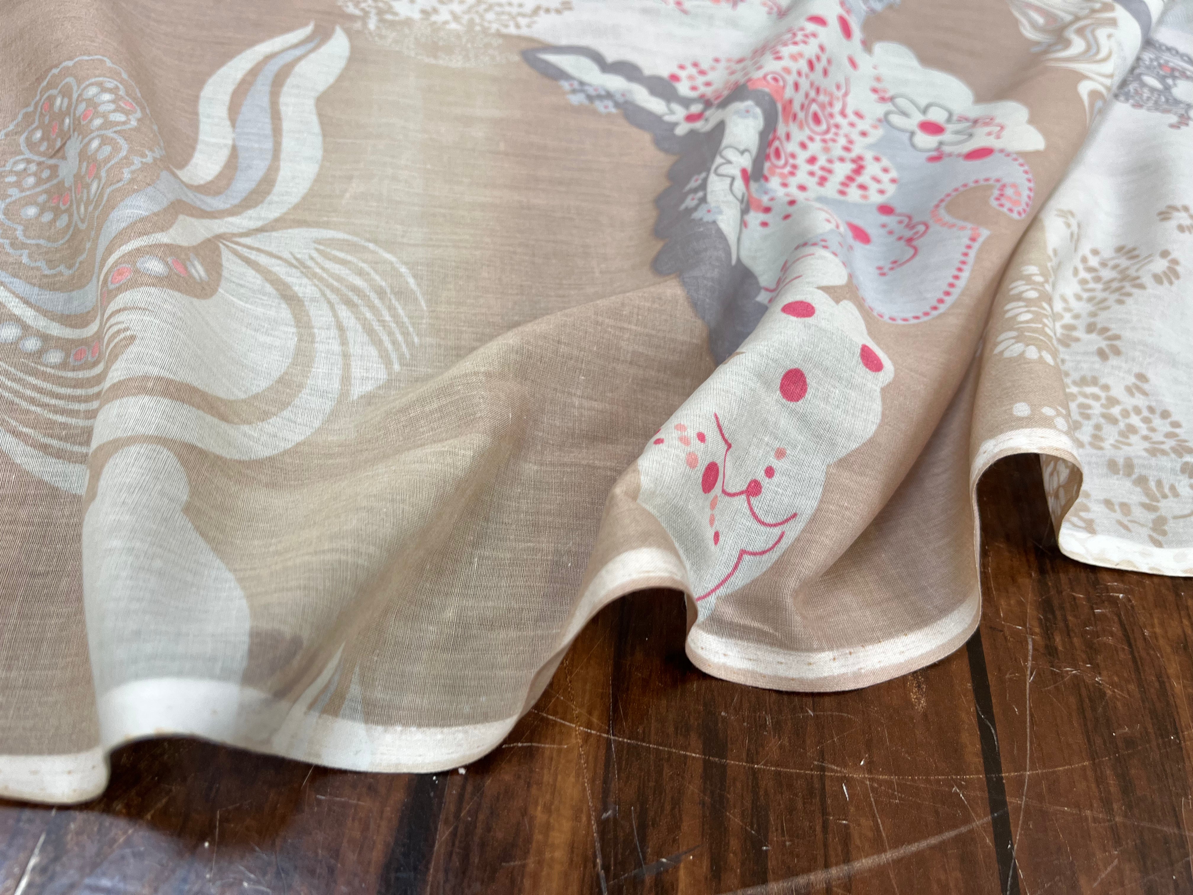 VOILE DE COTON ROSACE FLORALE MULTICOLORE FOND GRIS - My Little Coupon
