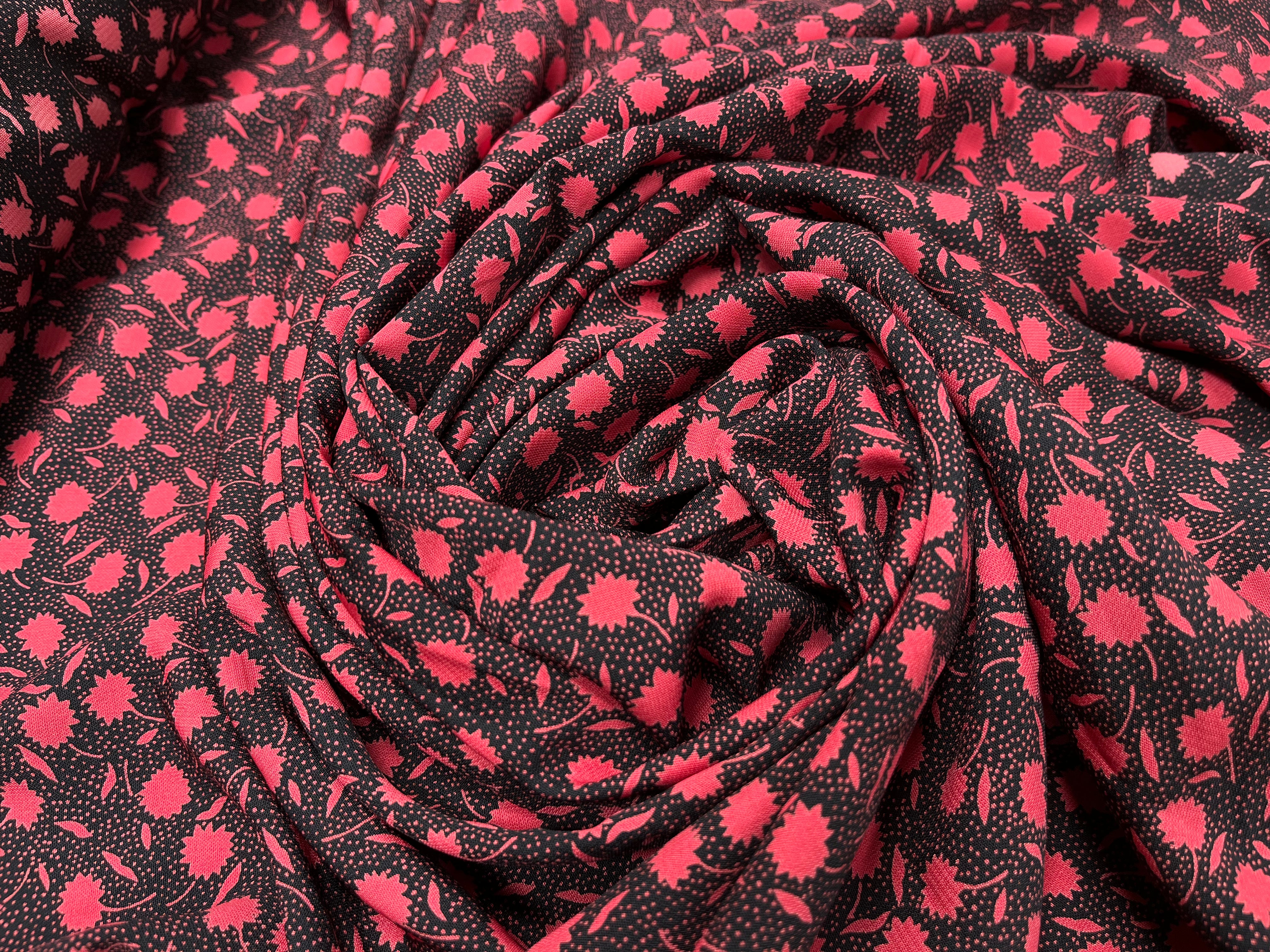 WOOLPEACH FLEUR ROUGE PEU GRAND FOND NOIR PETIT POINT ROSE - My Little Coupon