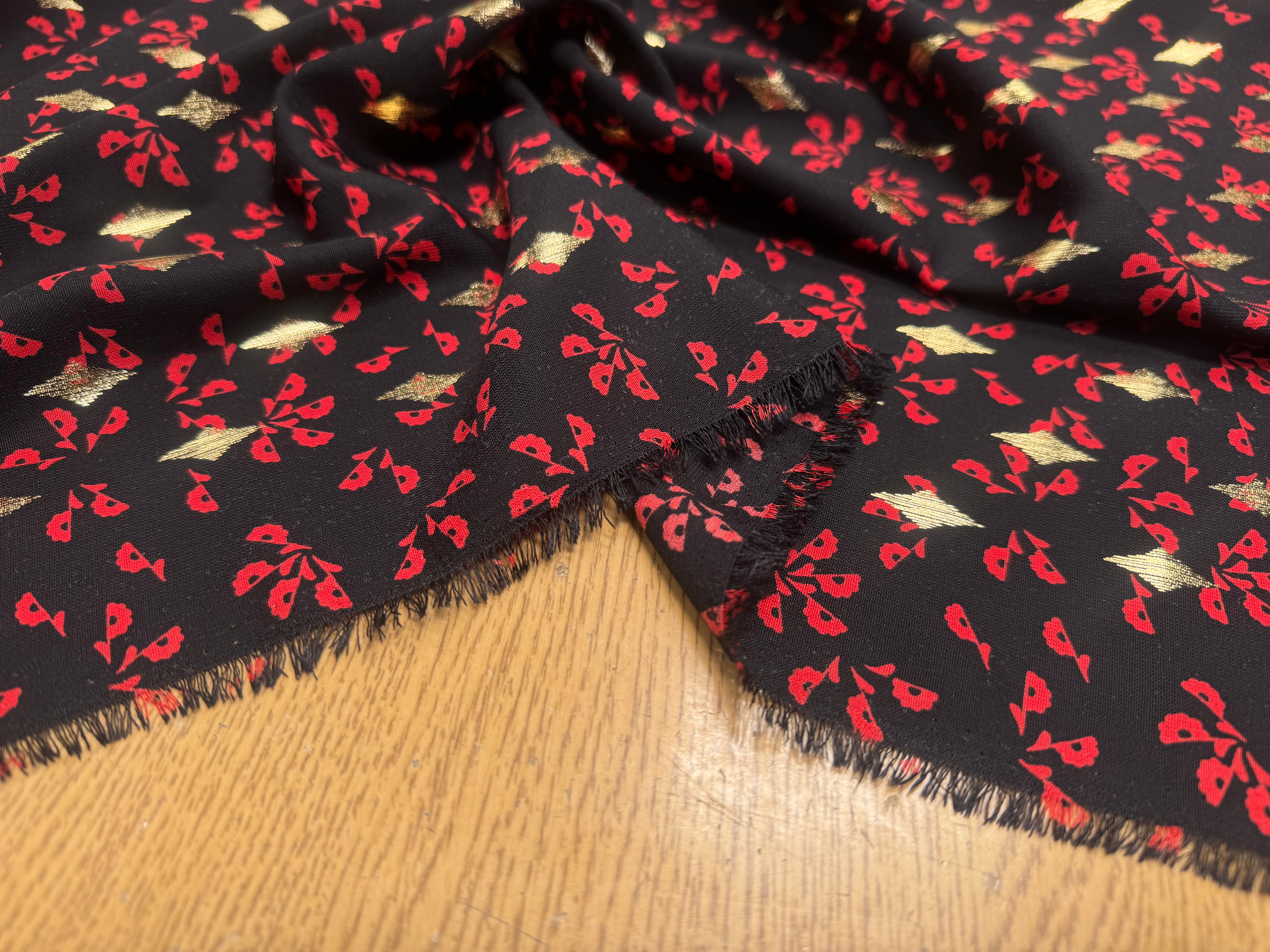 (Chute) WOOLPEACH FOND NOIR FLEURS ROUGE ET DETAILS DORÉS - My Little Coupon