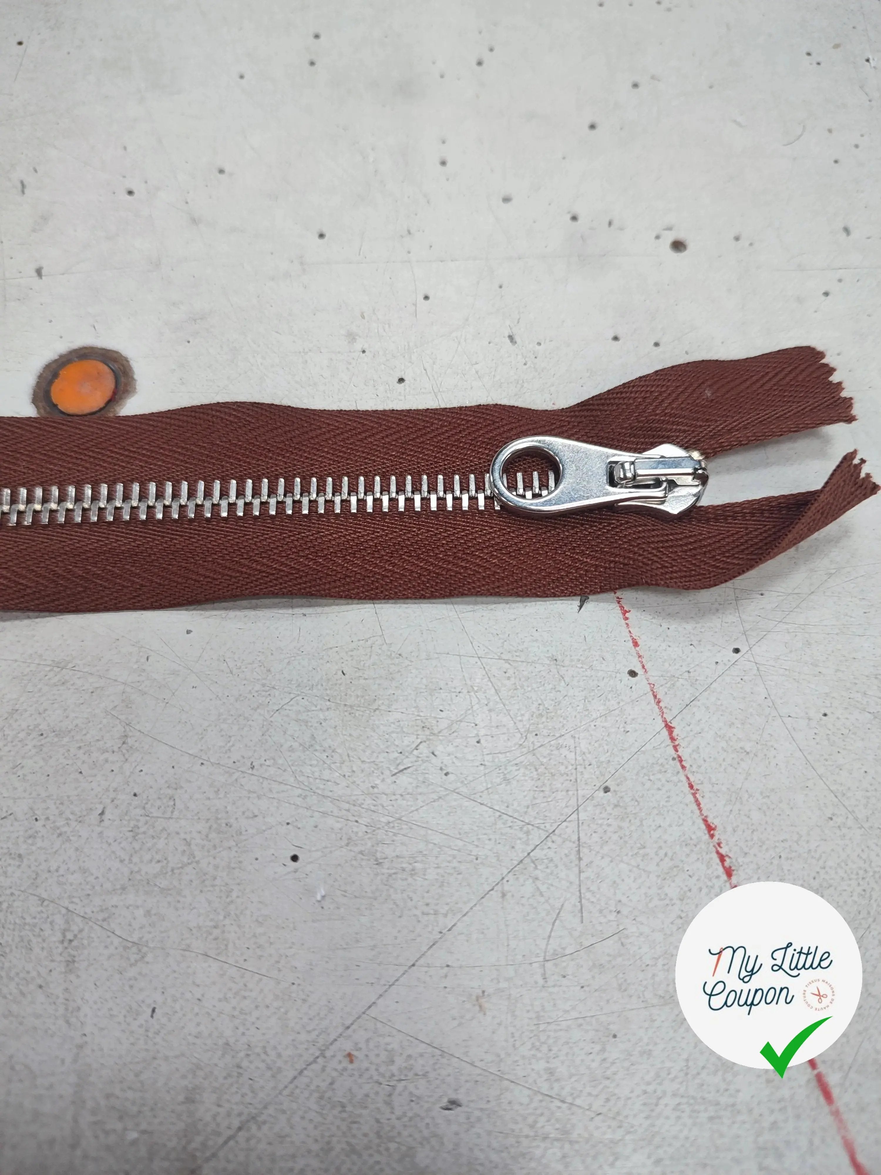 FERMETURE RIRI METAL NON SÉPARABLE 18CM MARRON M6 - My Little Coupon