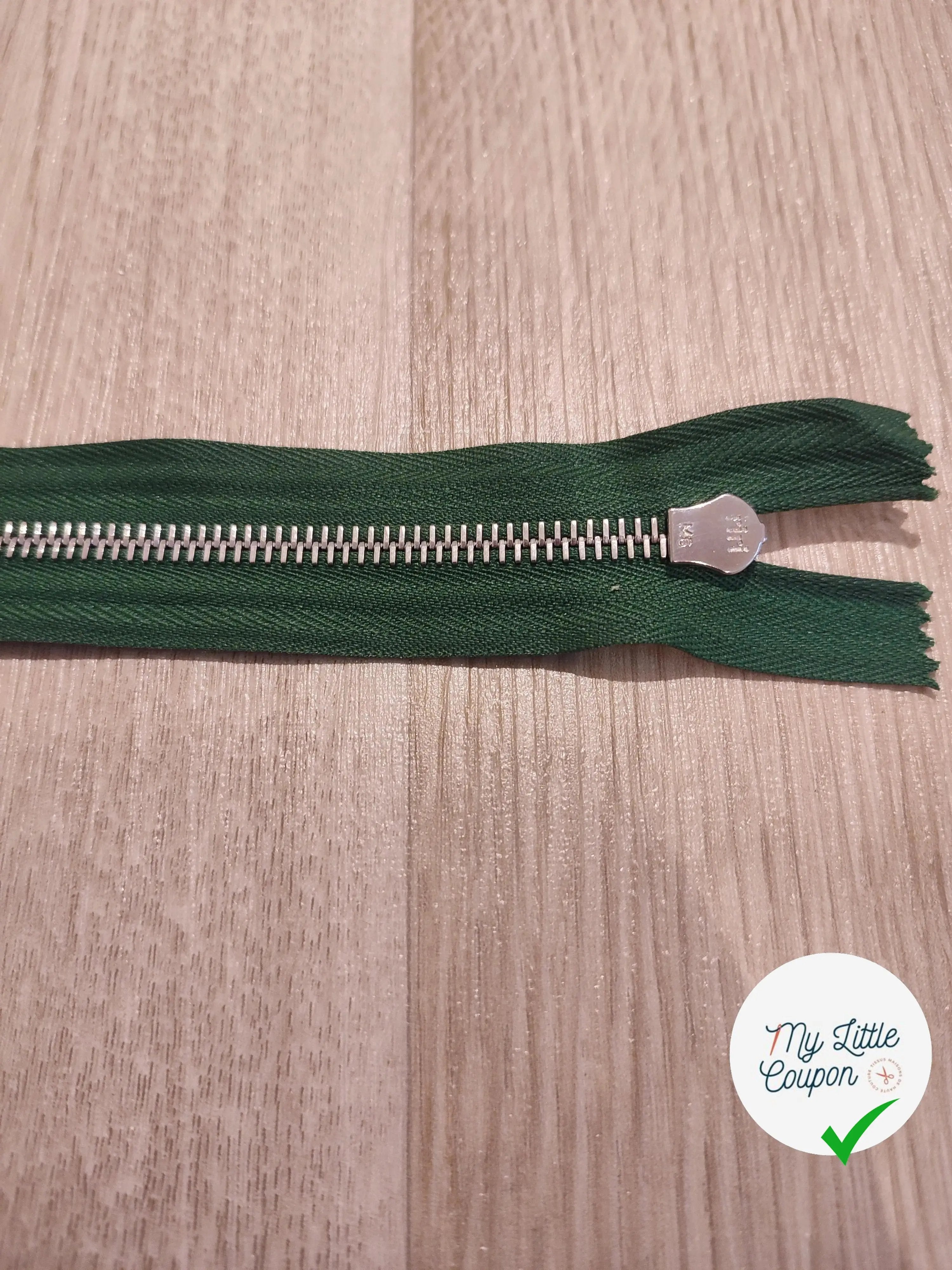 (Copie) FERMETURE RIRI METAL SÉPARABLE 80CM VERT SAPIN M6 - My Little Coupon