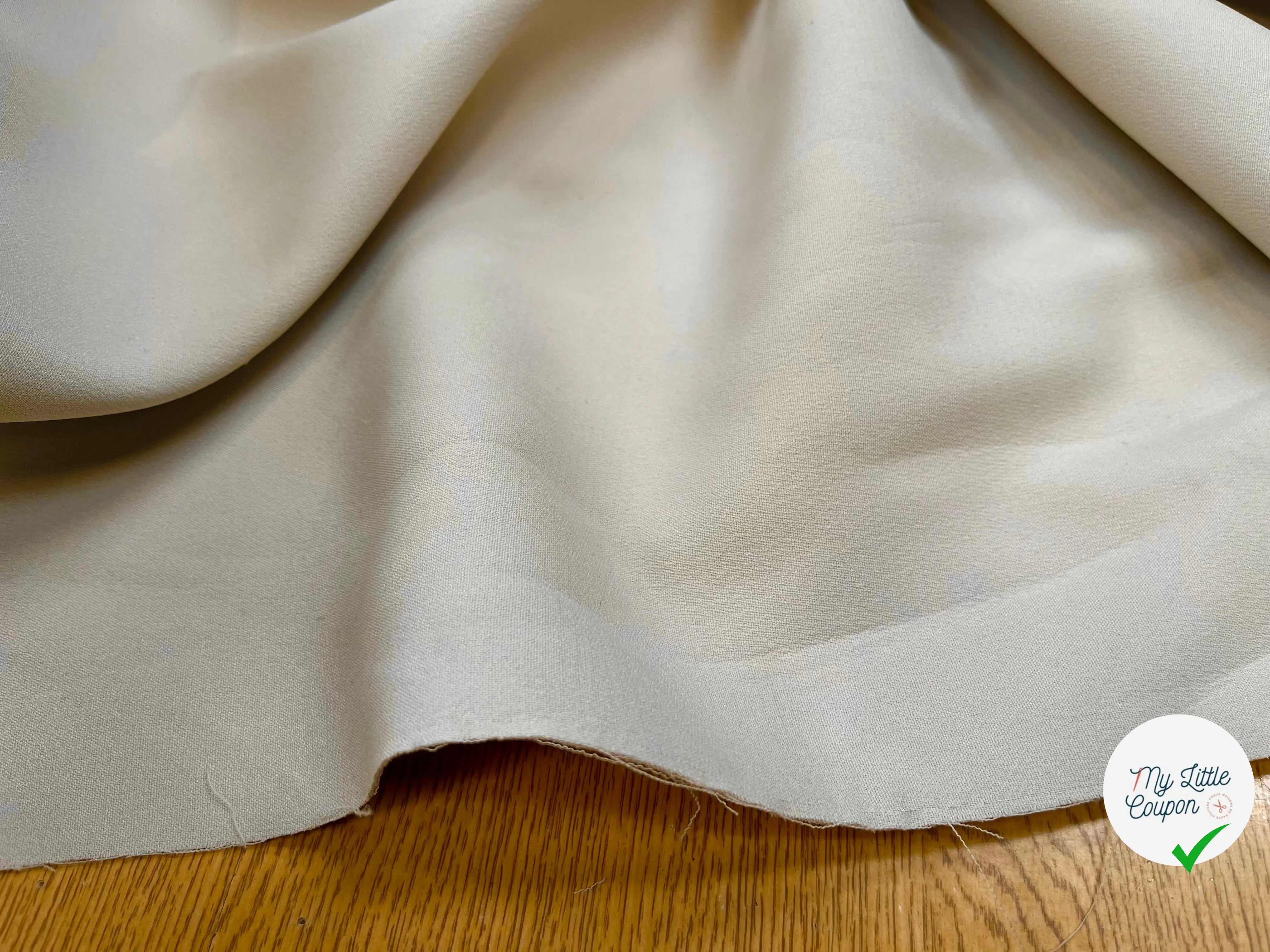 DOUBLE ETOFFE CREPE SUBLIME TENUE GRIS TAUPE - My Little Coupon