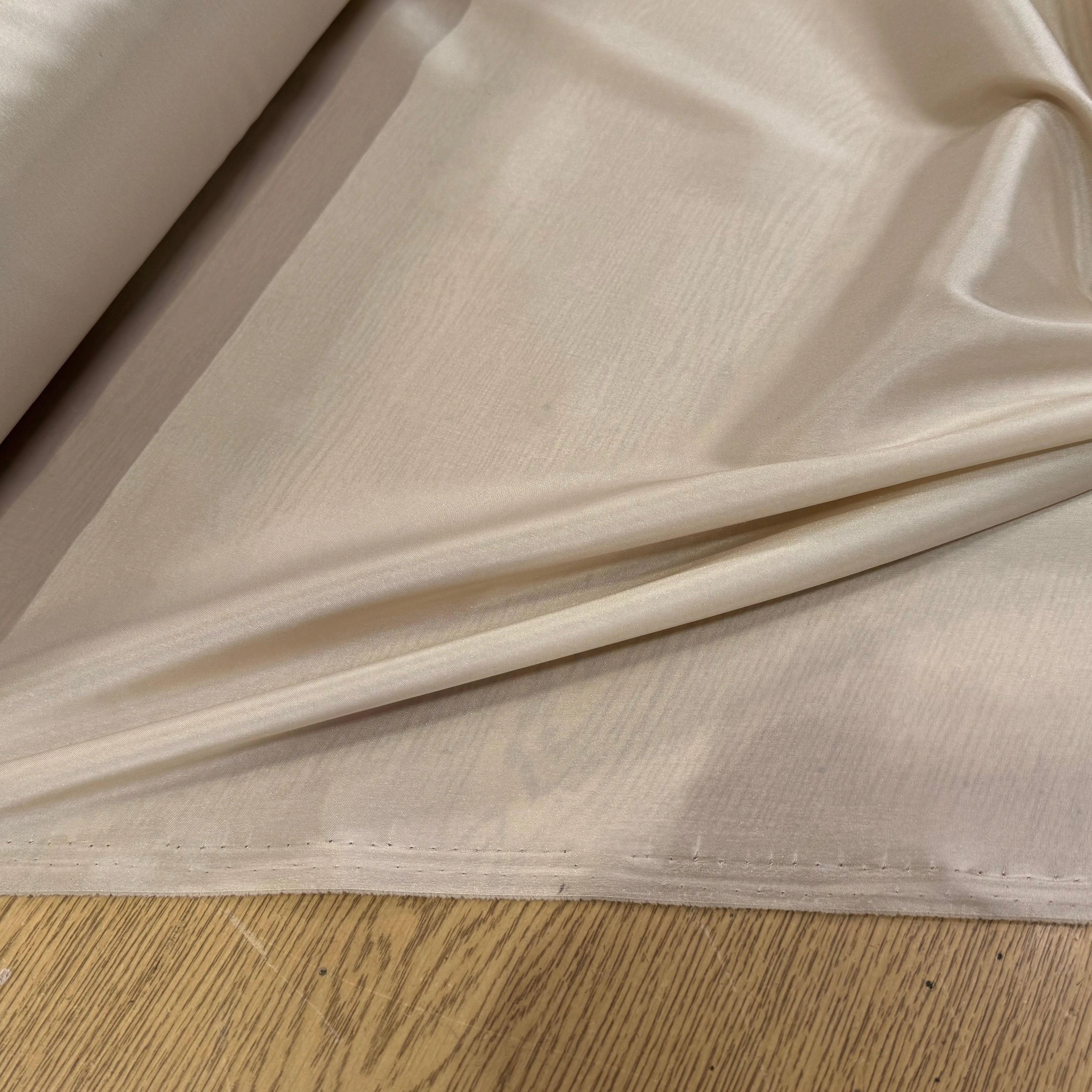 DOUBLURE 62% ACETATE STRETCH BEIGE CREME LÉGÈREMENT SATINÉE - My Little Coupon