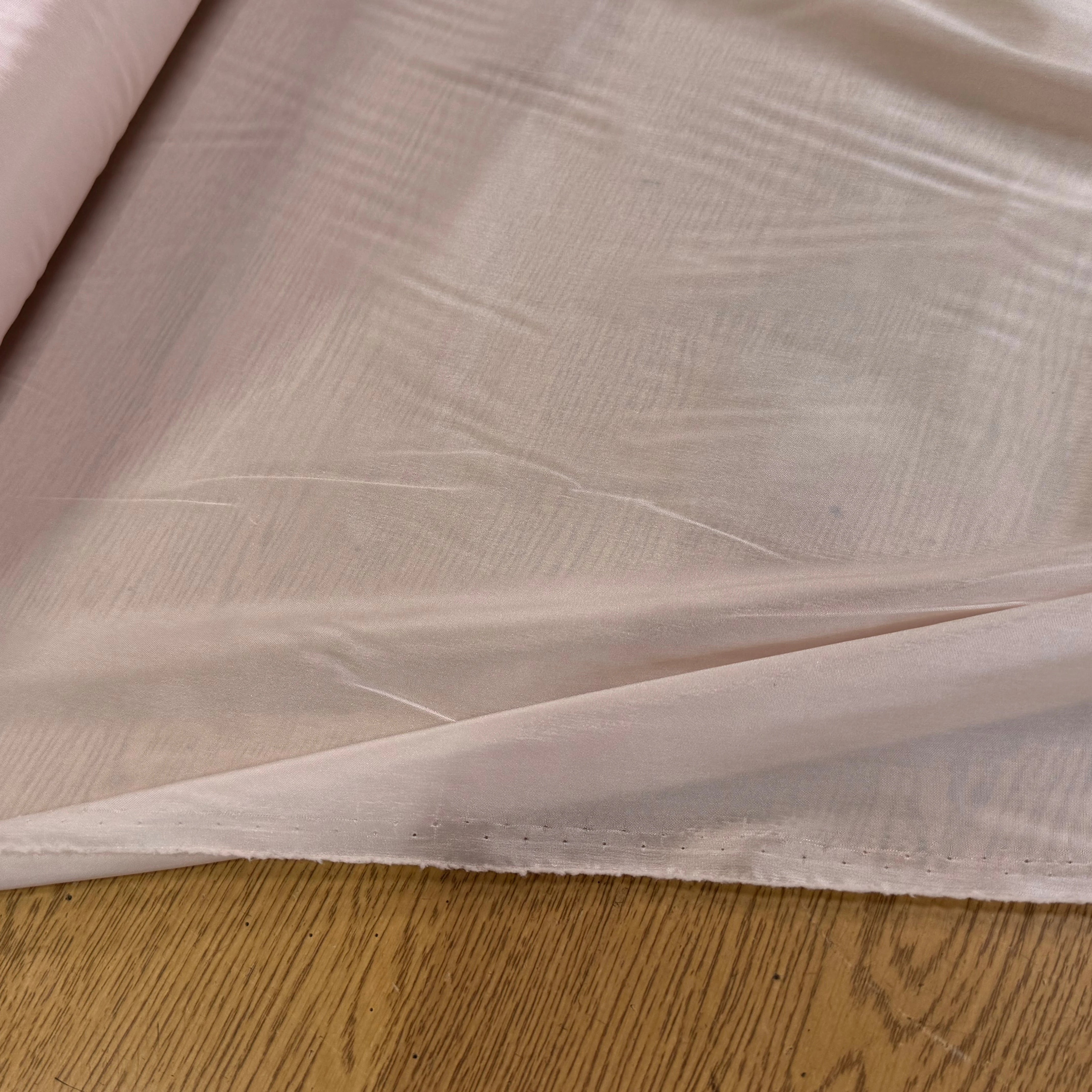 DOUBLURE 62% ACETATE STRETCH ROSE PALE LÉGÈREMENT SATINÉE - My Little Coupon