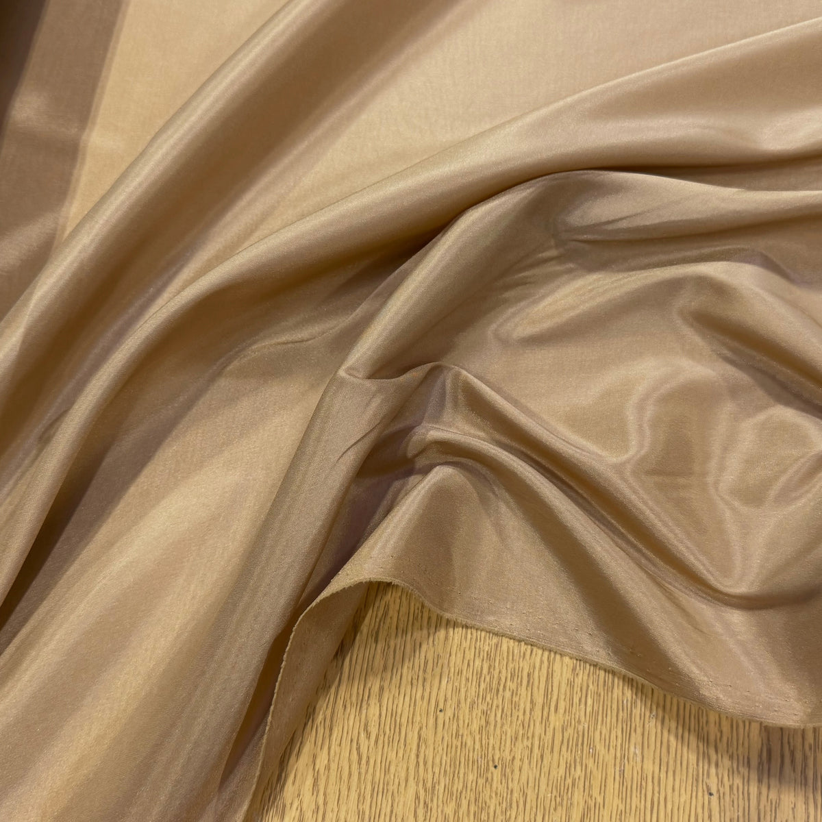 DOUBLURE FINE LÉGÈREMENT SATINÉE ET STRETCH BEIGE TAUPE - My Little Coupon