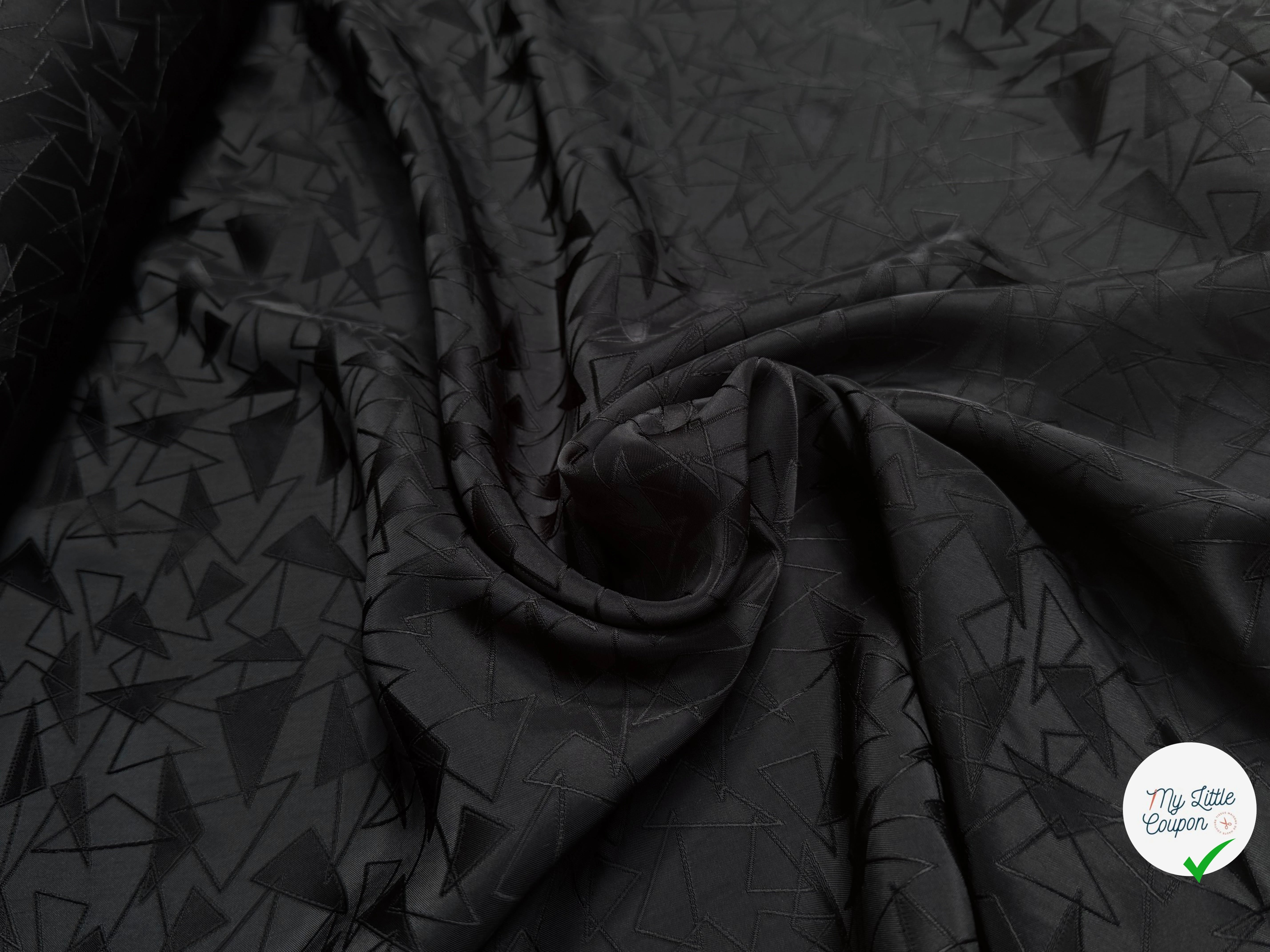 DOUBLURE JACQUARD SATIN LOURD 100% VISCOSE MOTIFS TRIANGULAIRES NOIRS - My Little Coupon