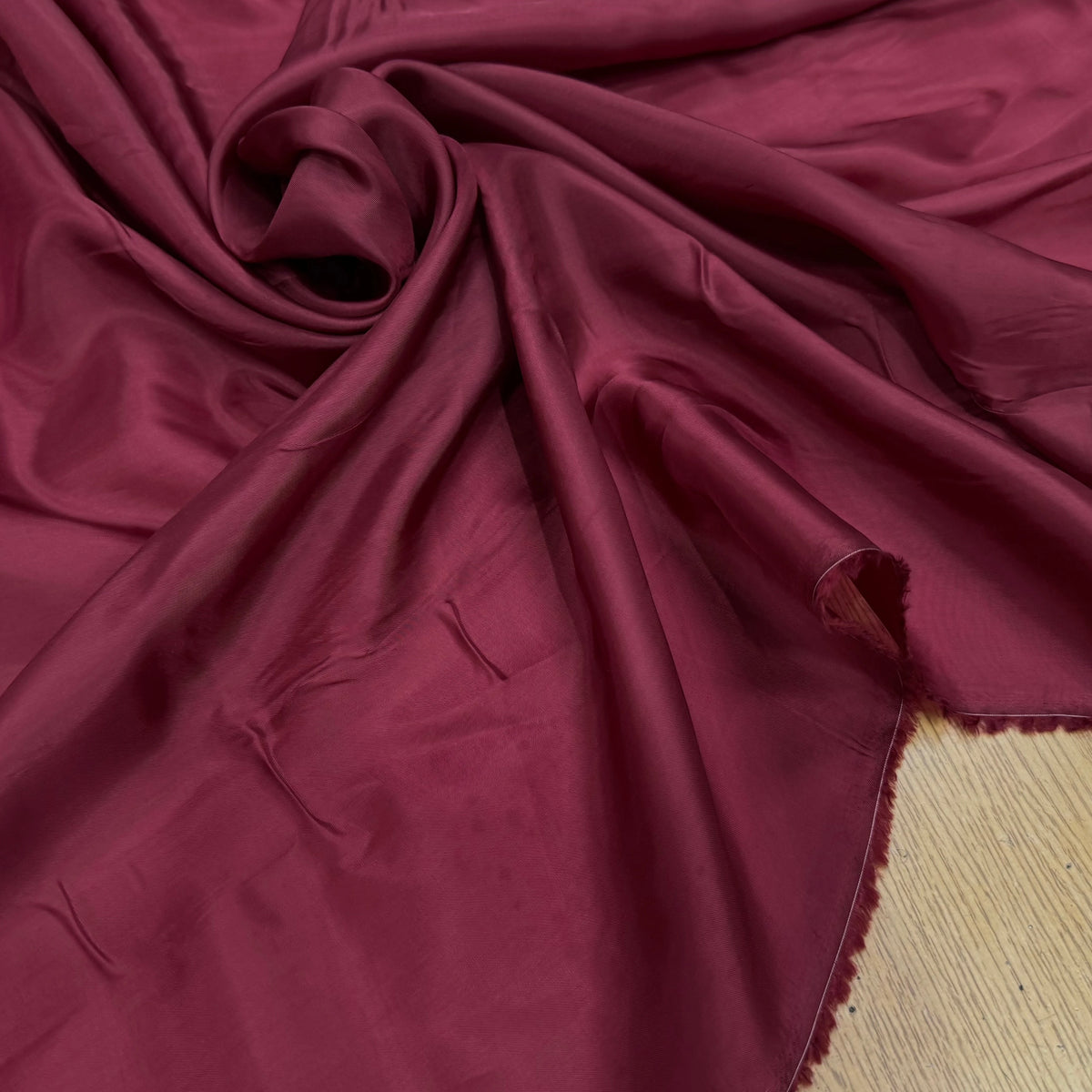 DOUBLURE ULTRA FINE ET SOFT 100% VISCOSE ROUGE BORDEAUX - My Little Coupon