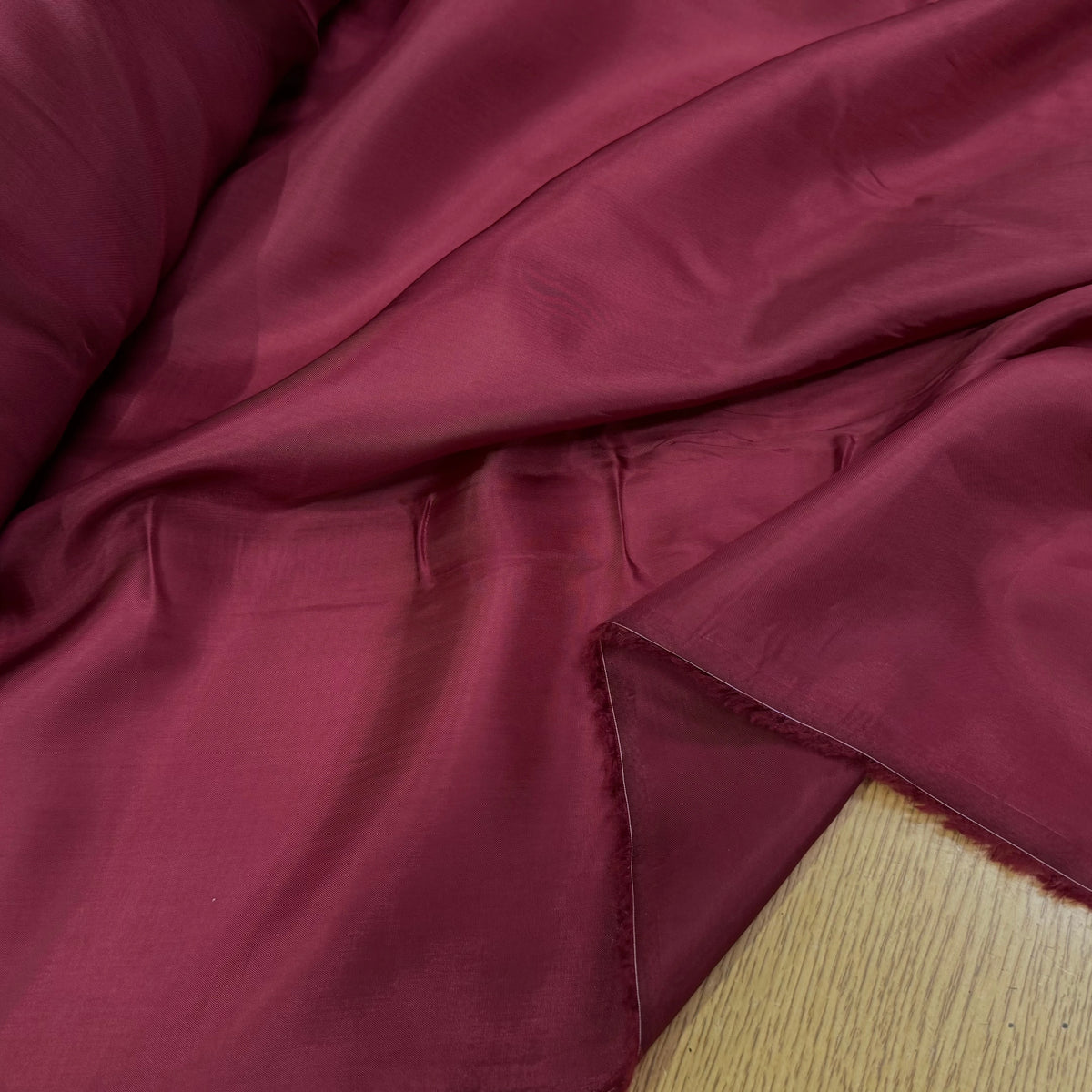 DOUBLURE ULTRA FINE ET SOFT 100% VISCOSE ROUGE BORDEAUX - My Little Coupon