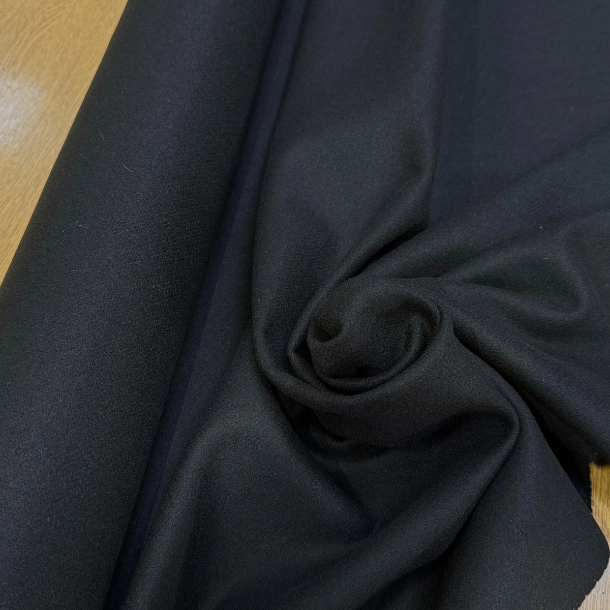DRAP DE LAINE NOIR PROFOND NOBLE 85% LAINE - My Little Coupon