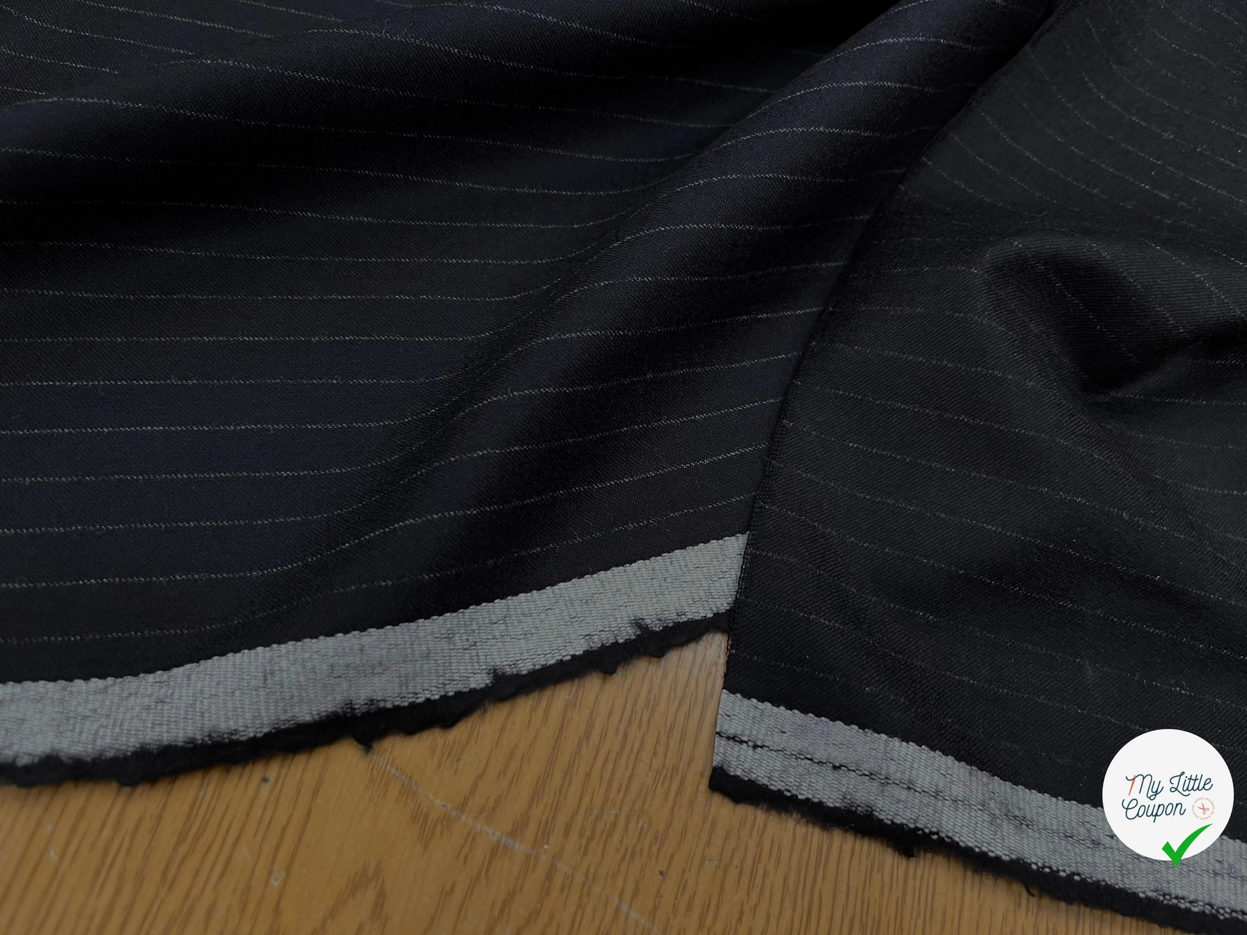 DRAPERIE DE LAINE BLEU MARINE À RAYURE DEPERLANTE - My Little Coupon
