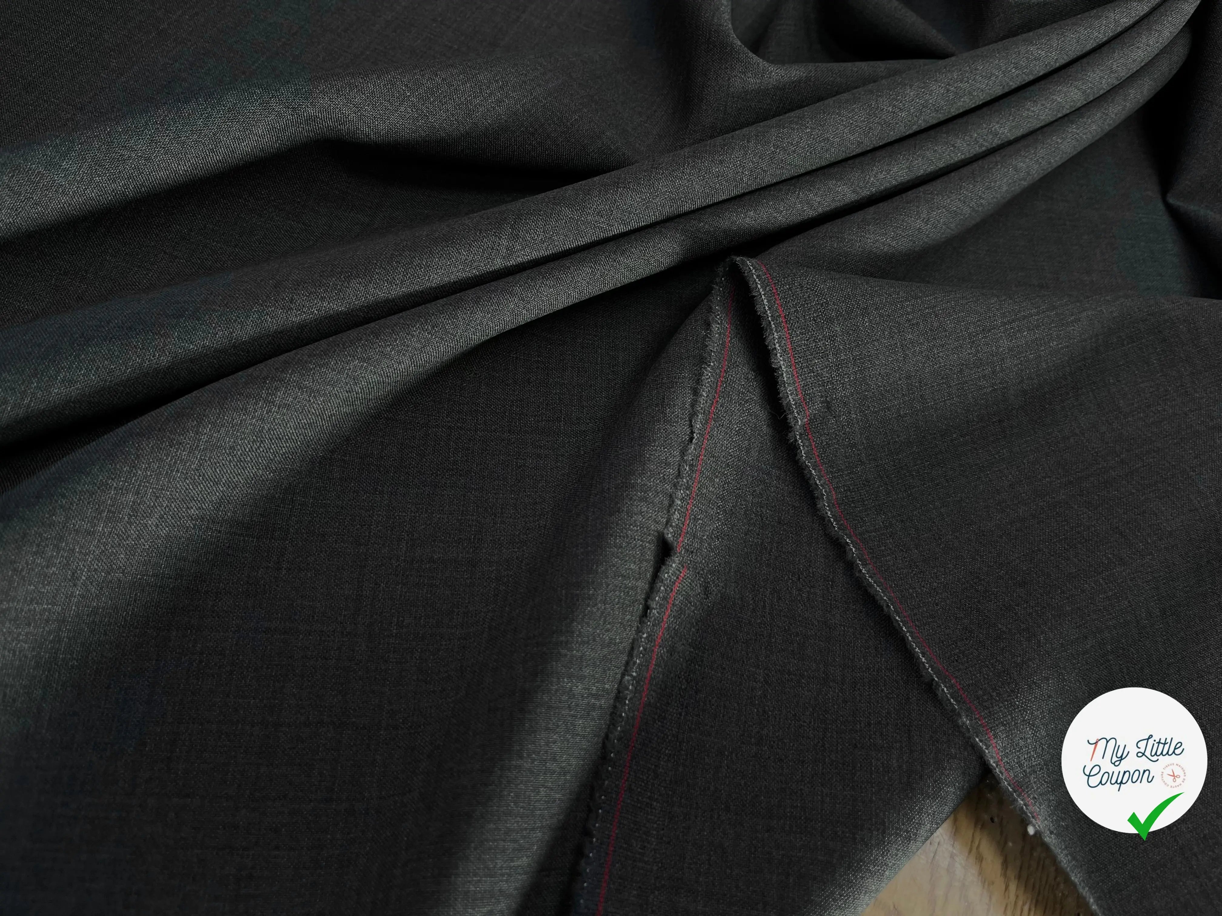 DRAPERIE DE LAINE GRIS DEPERLANTE FIL ROUGE SUR UNE LISIÈRE - My Little Coupon