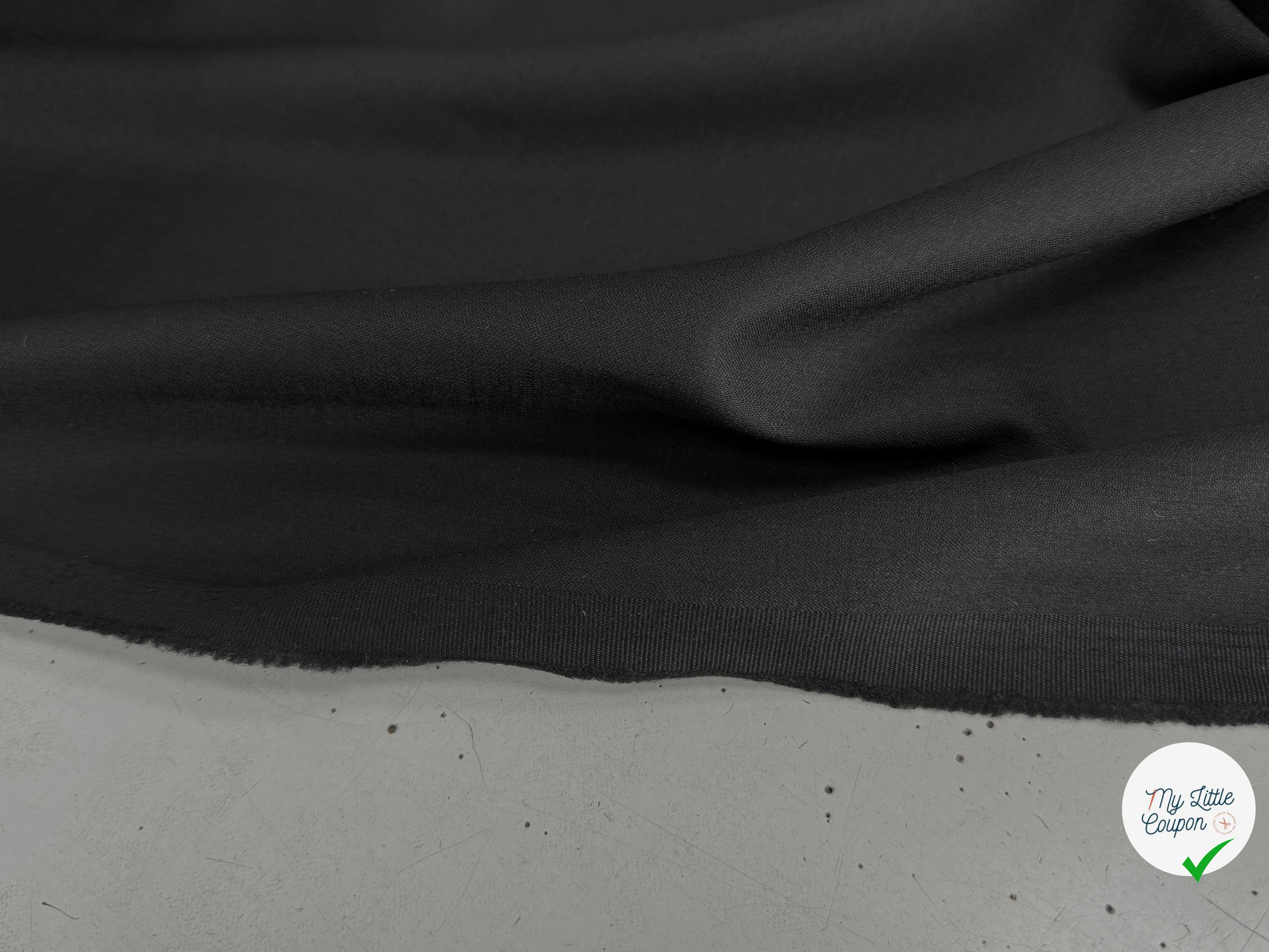 DRAPERIE DE LAINE STRETCH NOIR BELLE TENUE 140CM - My Little Coupon