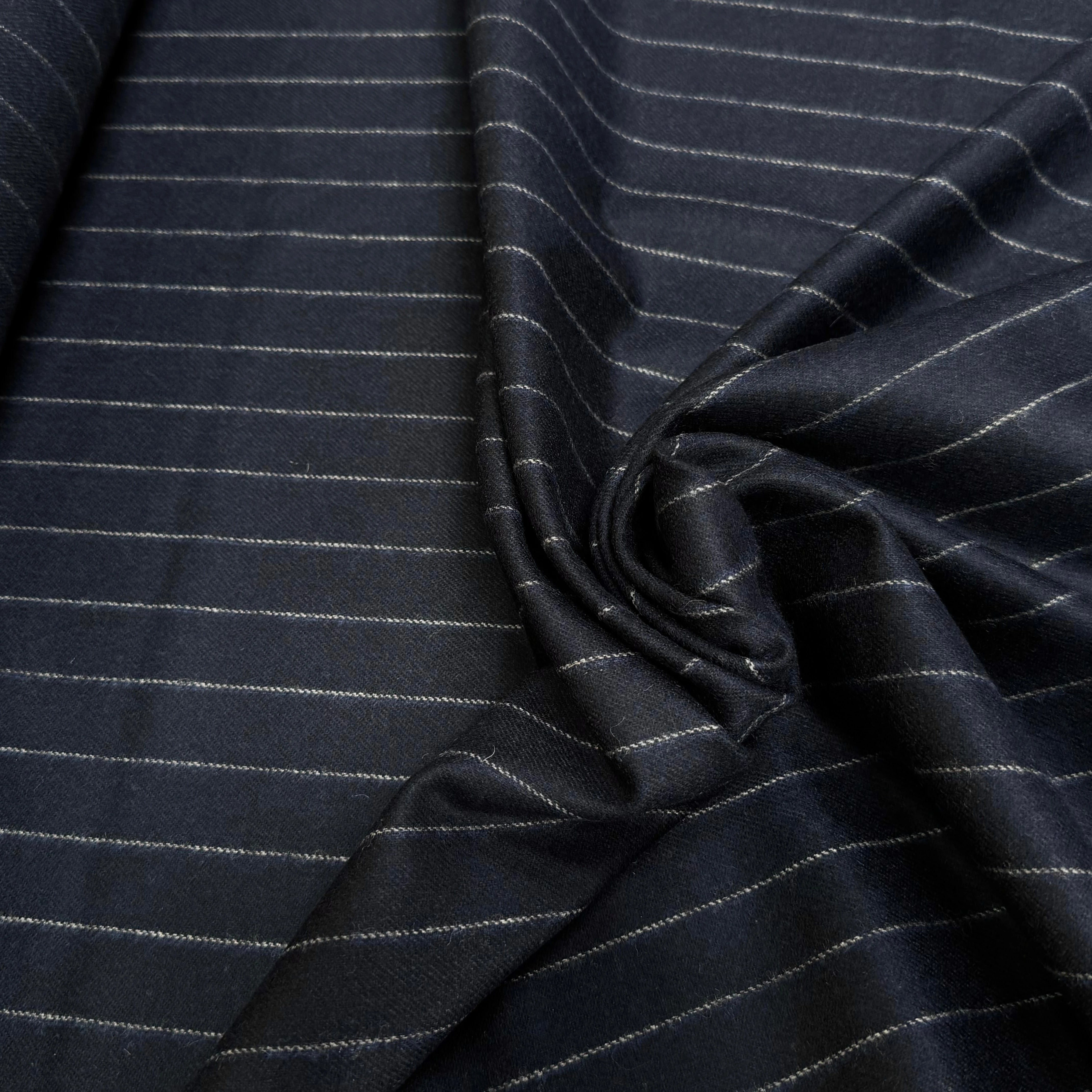 DRAPERIE DE LAINE TENUE IMPÉCABLE MARINE À RAYURES - My Little Coupon