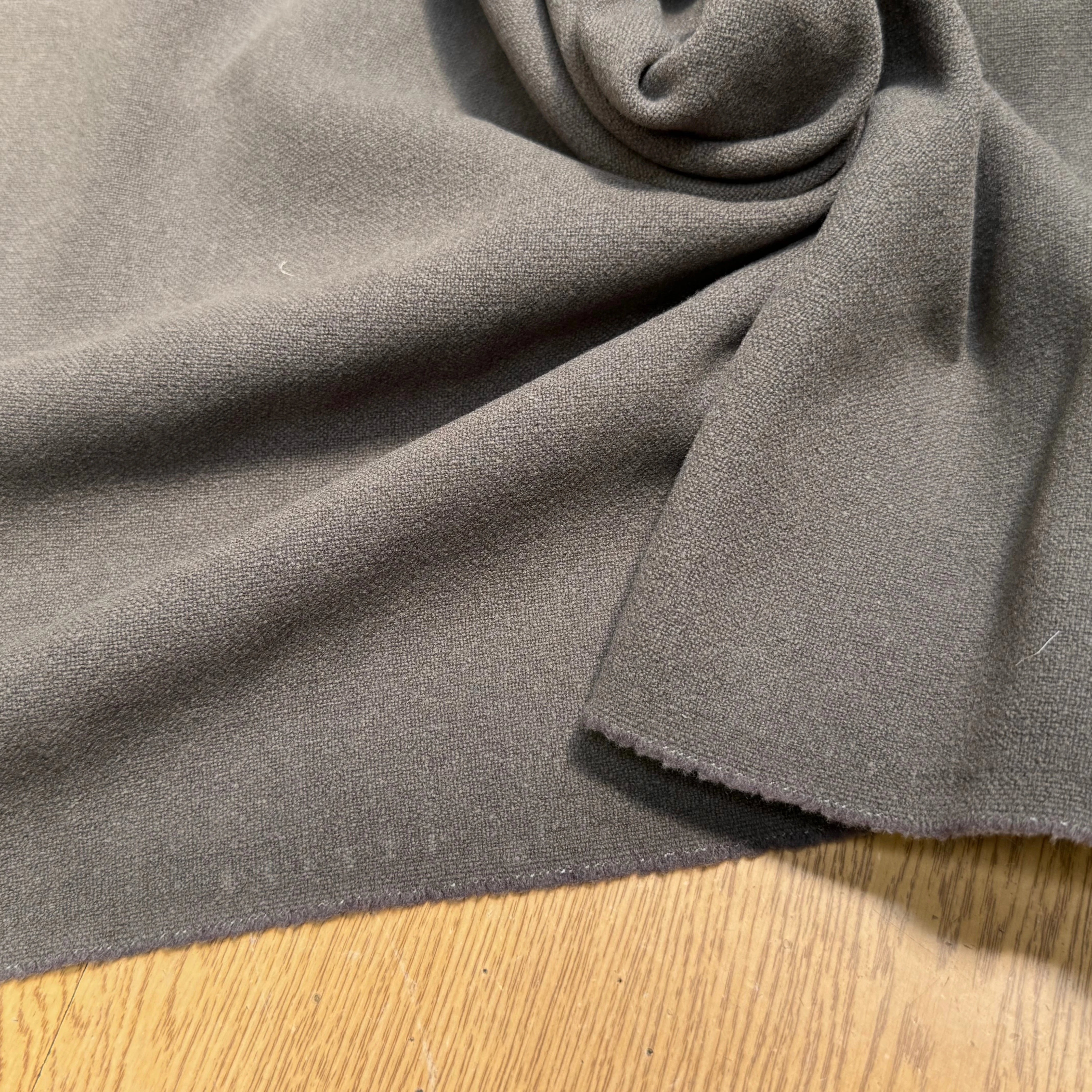 DRAPERIE DE LAINE TRÈS BELLE TENUE GRIS FONCÉ - My Little Coupon