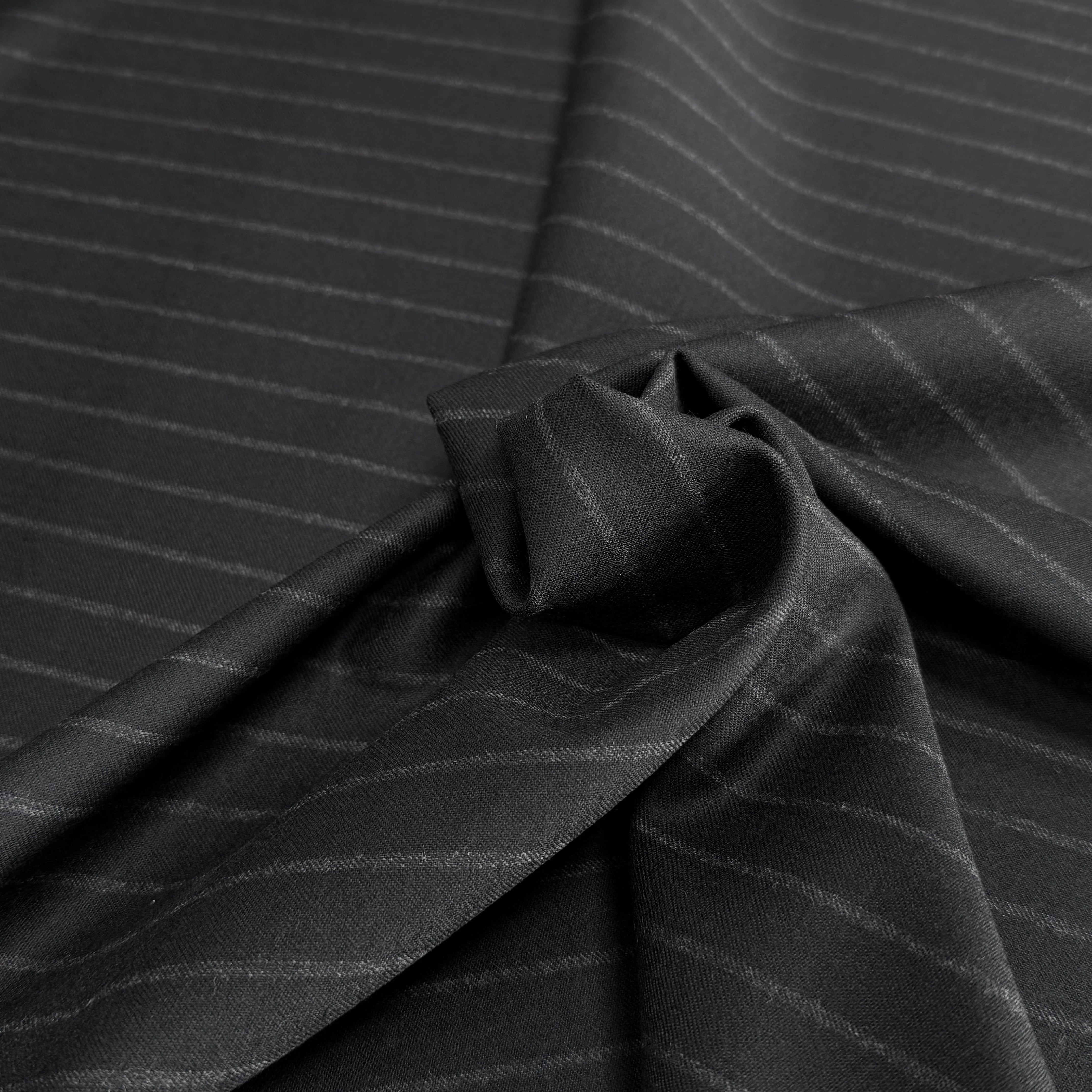 DRAPERIE DE LAINE TRÈS BELLE TENUE NOIR À RAYURES - My Little Coupon