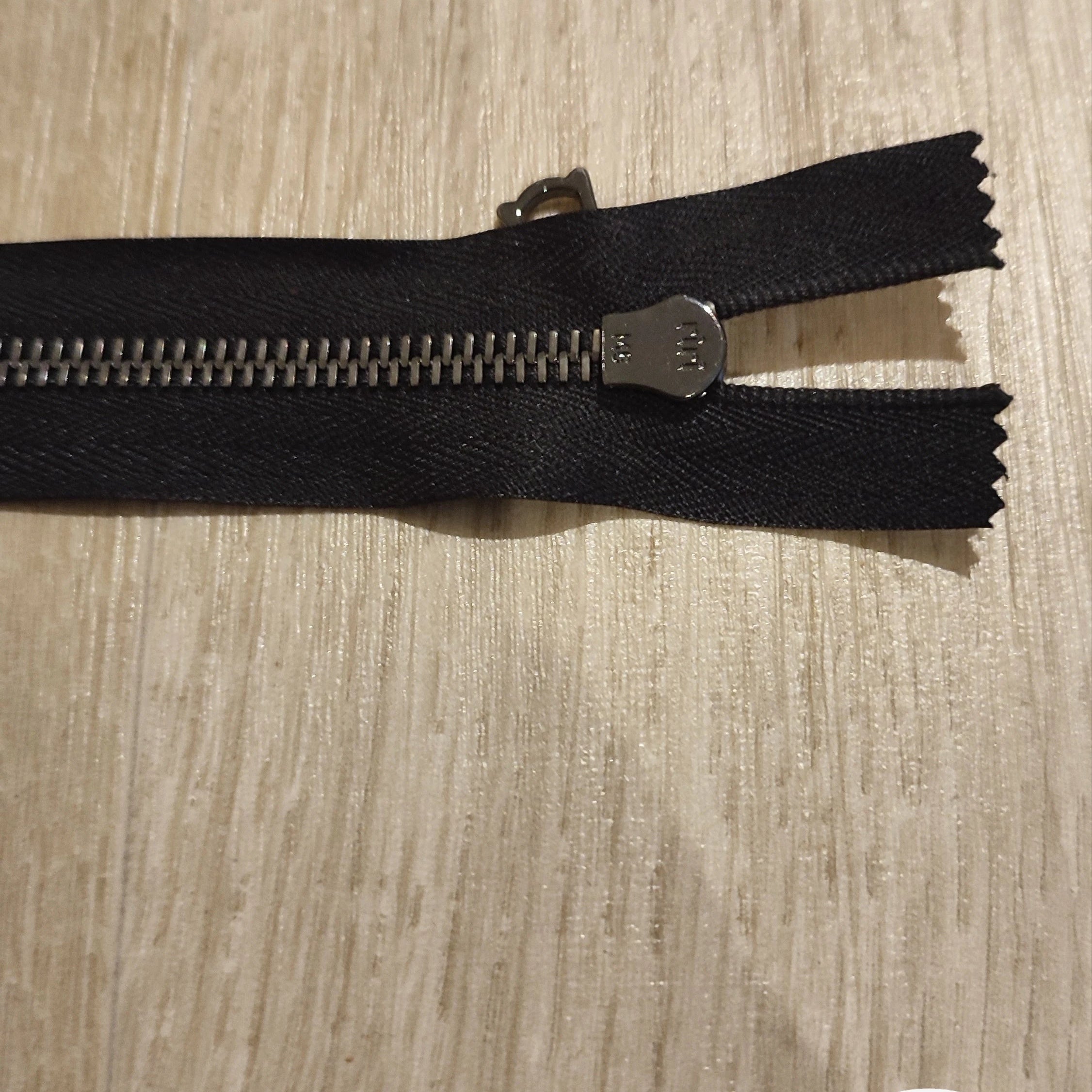 FERMETURE RIRI METAL NON SÉPARABLE 14CM NOIR M6 - My Little Coupon